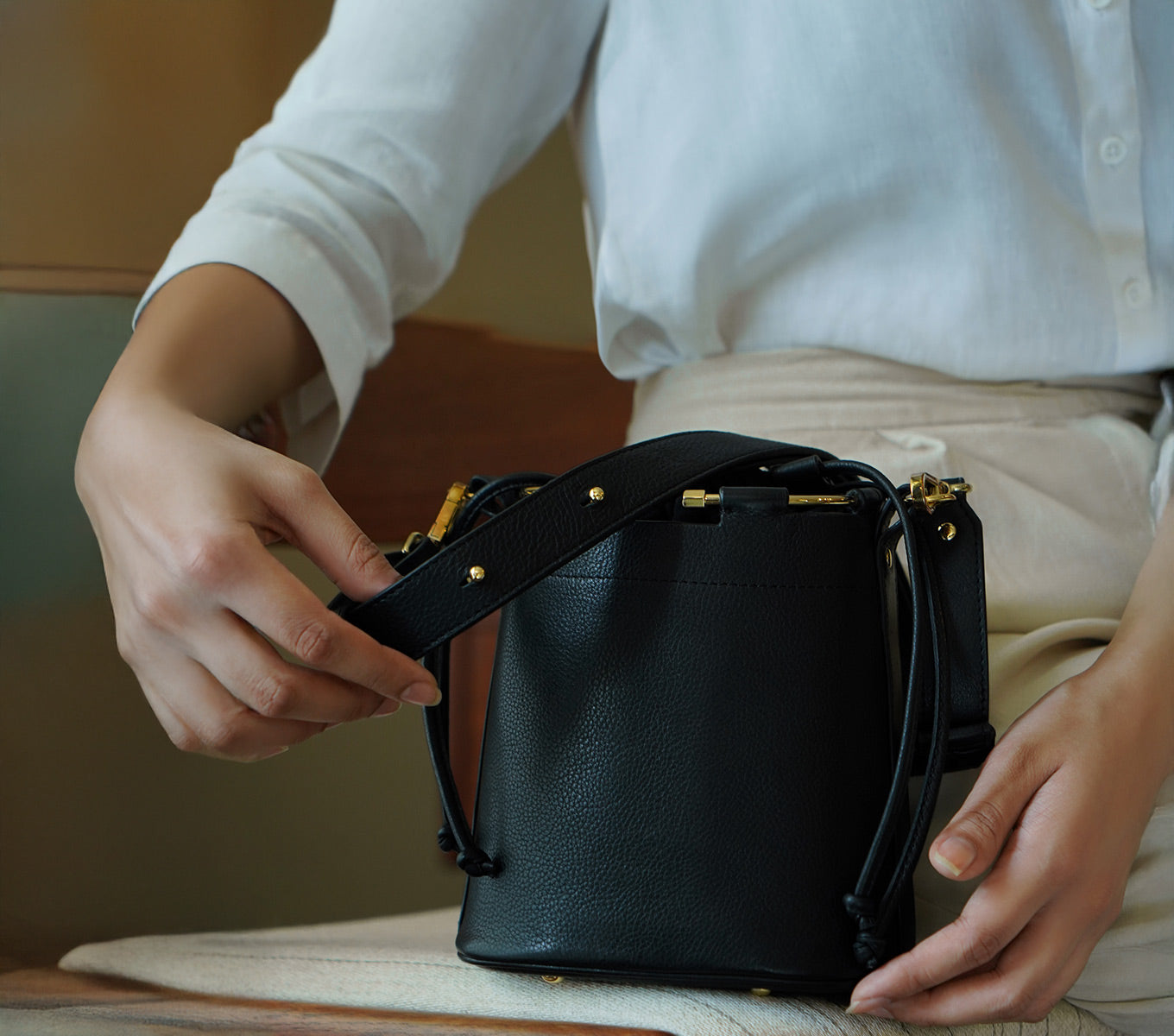 Halo Bag - Stylish & Durable Crossbody Bag for Women | Fashionable Shoulder Purse for Everyday Use, Travel & Work | Perfect Gift for Her