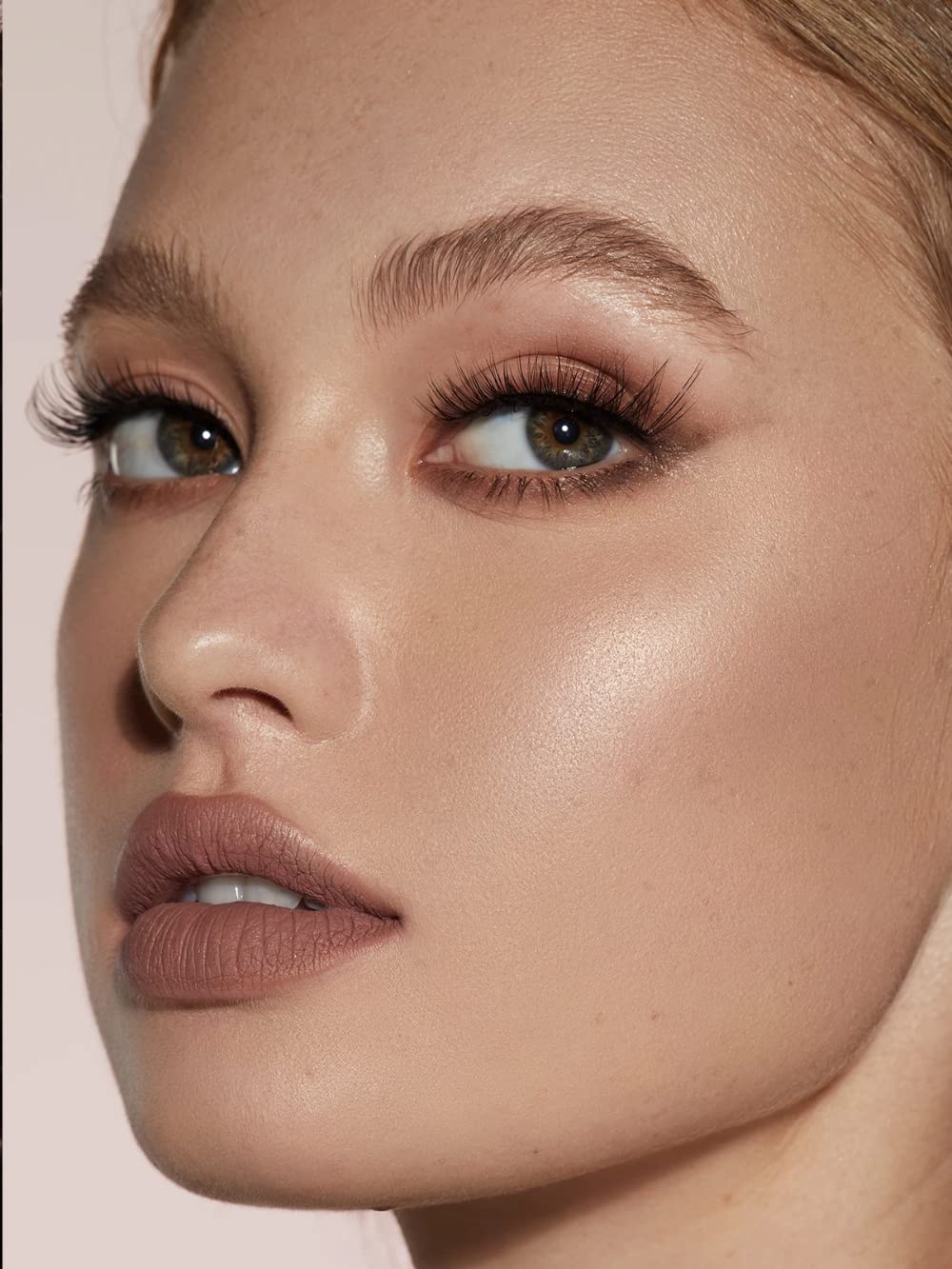 Professional Compact Powder Makeup - Waterproof & Long-Lasting for Flawless Coverage | Perfect for Daily Wear, Special Occasions & On-The-Go Touchups