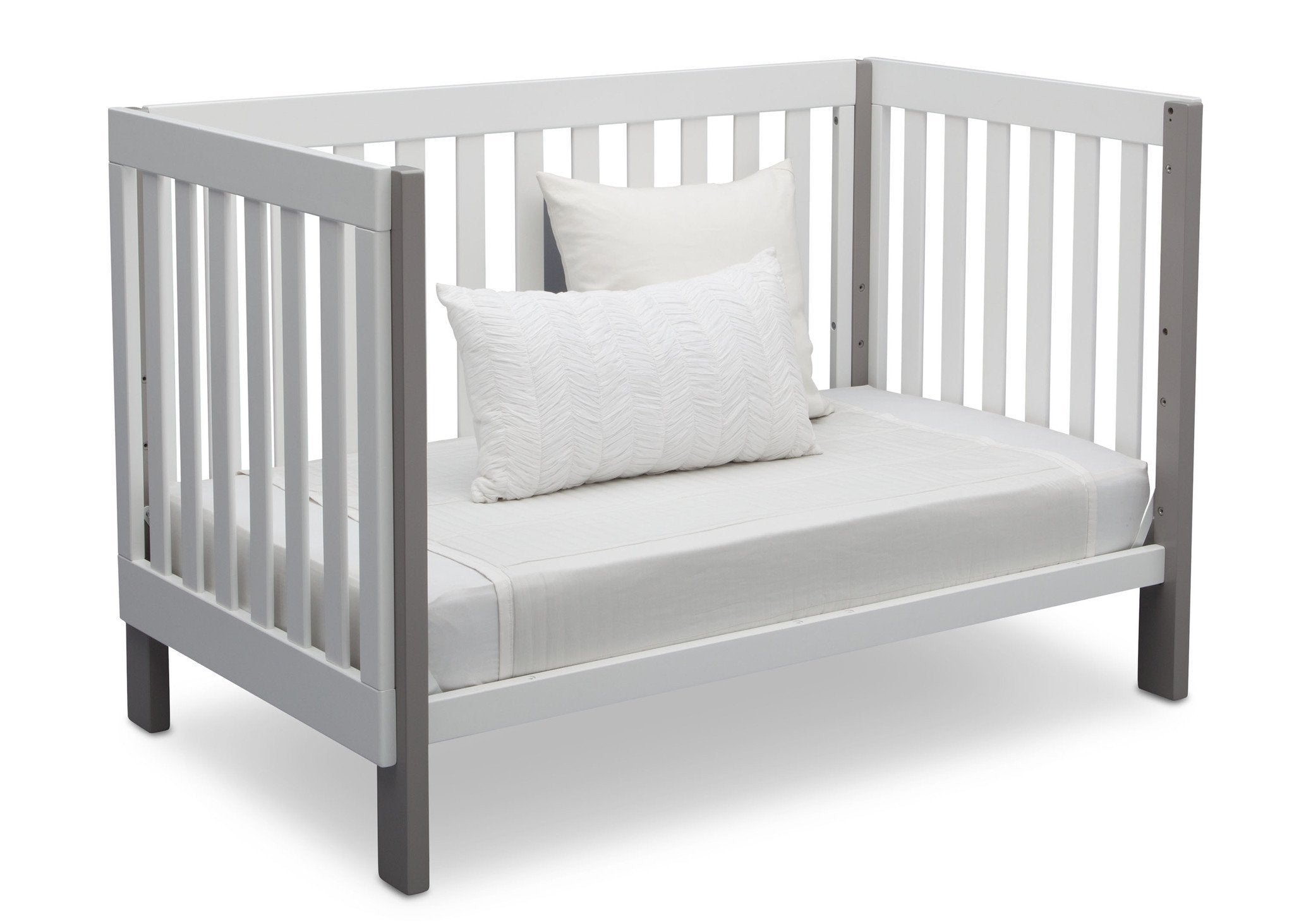 Bellevue 3-in-1 Convertible Baby Crib - Toddler Bed & Daybed with Adjustable Mattress Height | Nursery Furniture for Newborns to Kids | Perfect for Bedrooms, Daycare & Guest Rooms