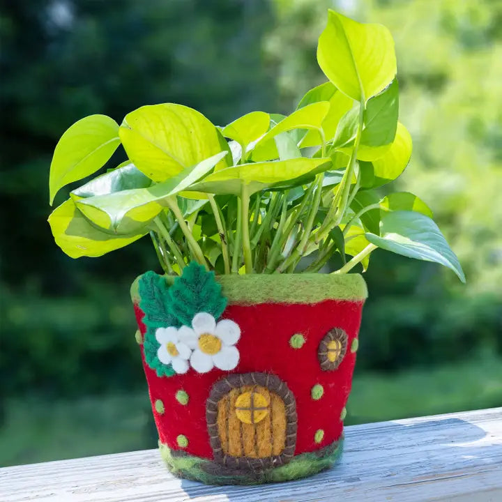 Strawberry Cottage Felt Planter - Hanging Flower Pot for Indoor Outdoor Plants, DIY Home Garden Decor - Perfect for Windows, Balconies, and Patios