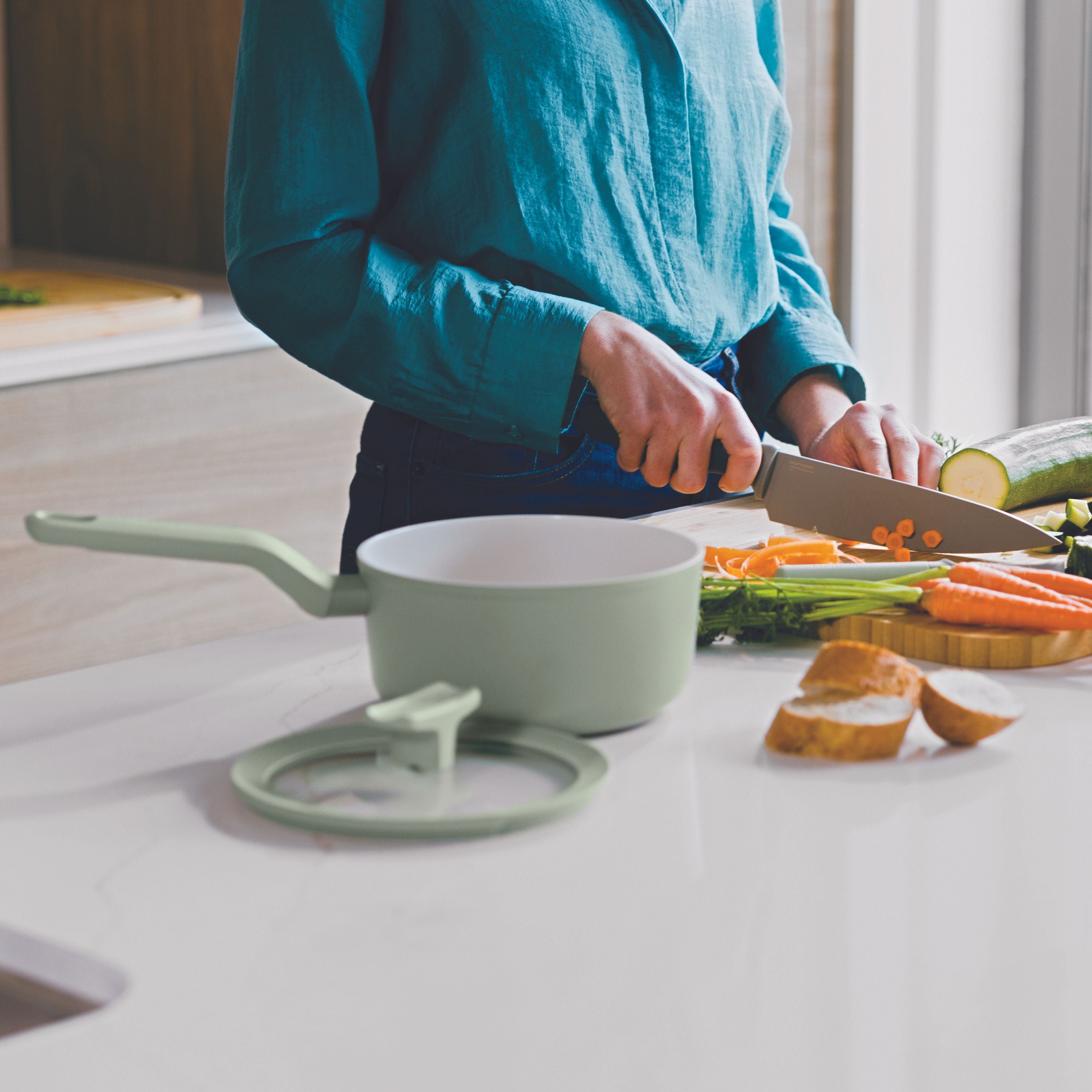 BergHOFF Balance 7-Inch Nonstick Ceramic Saucepan 2.1 Quart with Glass Lid - Eco-Friendly Recycled Aluminum Cookware - Perfect for Sauces, Soups & Small Meals (Sage Green)