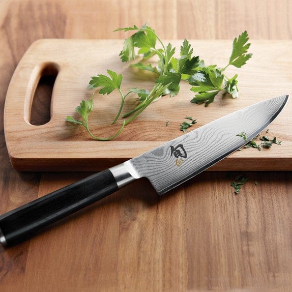 Shun Classic 8-Inch Chef's Knife - Premium Japanese Kitchen Knife for Professional Chefs & Home Cooking - Perfect for Slicing, Dicing & Chopping Vegetables, Meat & Herbs
