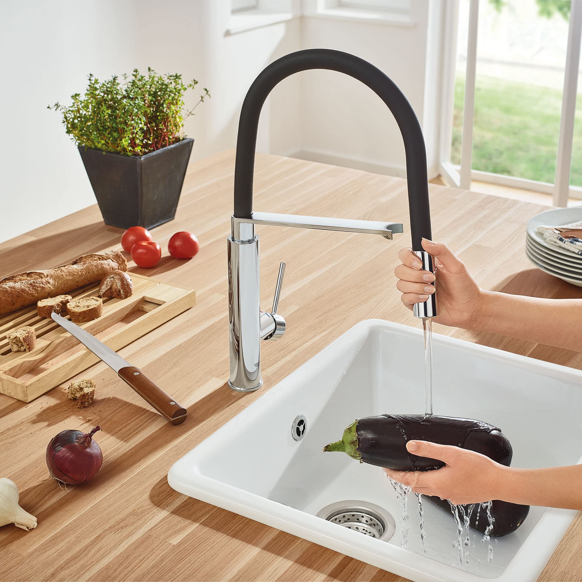 GROWE 31492000 Concetto Semi-Pro Kitchen Faucet with Pull-Out Sprayer, Chrome Finish - Perfect for Modern Kitchens & Easy Dishwashing