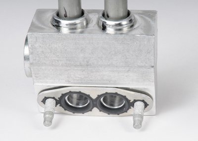 GM Genuine Parts 15809049 Engine Oil Cooler Hose Kit - Silver | Replacement for GM Vehicles | Perfect for Engine Cooling System Maintenance & Performance Upgrade