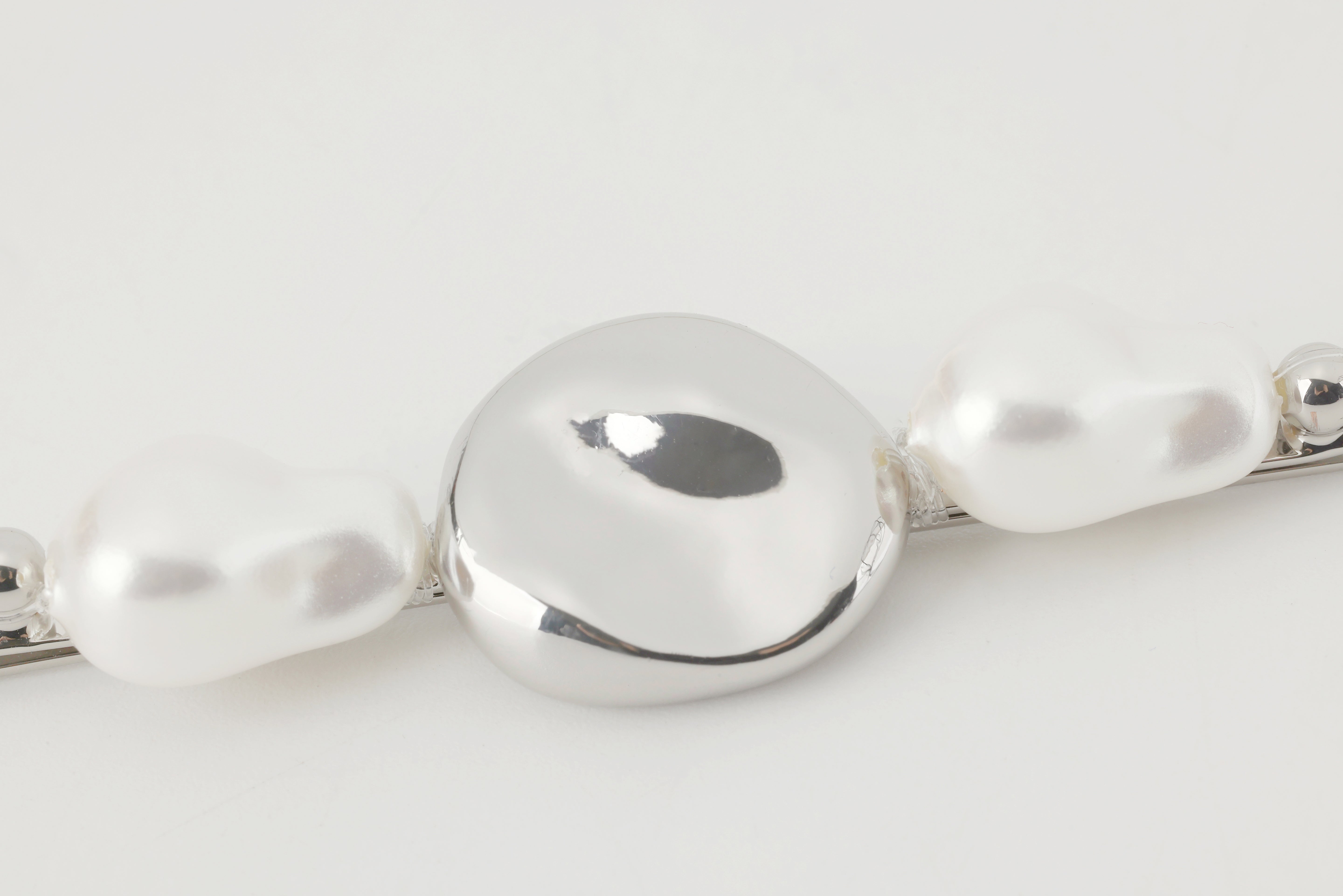Elegant Glamour Distort Hair Clip Set with Faux Pearls - Perfect for Weddings, Parties & Everyday Styling