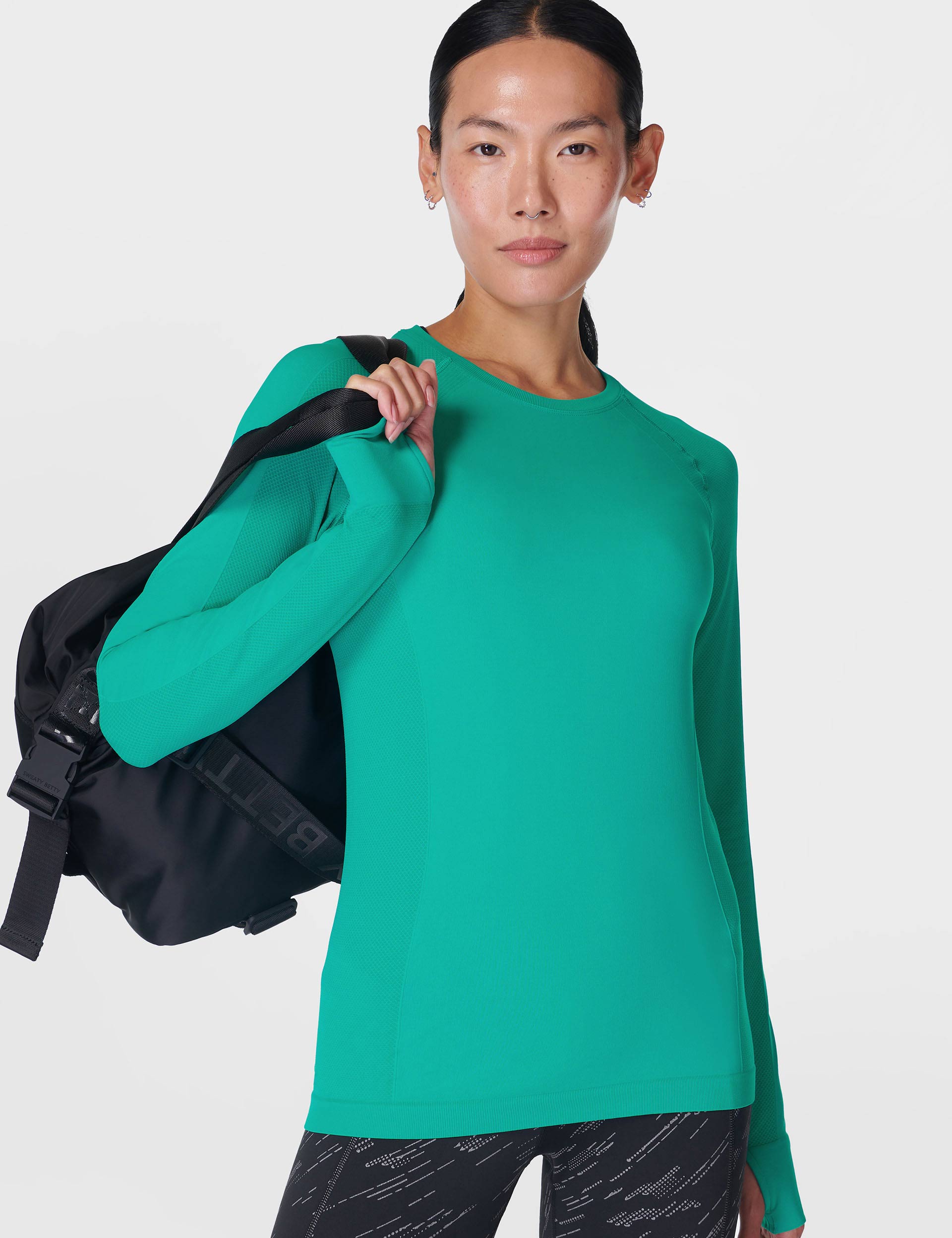 High-Performance Seamless Gym Long Sleeve Top for Athletes - Breathable & Moisture-Wicking Workout Shirt in Gem Green | Ideal for Yoga, Running & Fitness Training