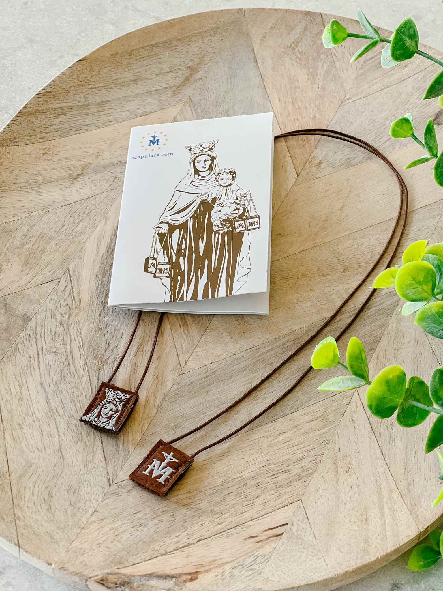 Mini Brown Scapular - Our Lady of Mt. Carmel Religious Necklace, Brown & Cream Catholic Devotional Pendant for Prayer & Protection - Perfect for Daily Wear, Church Services & Spiritual Gifts