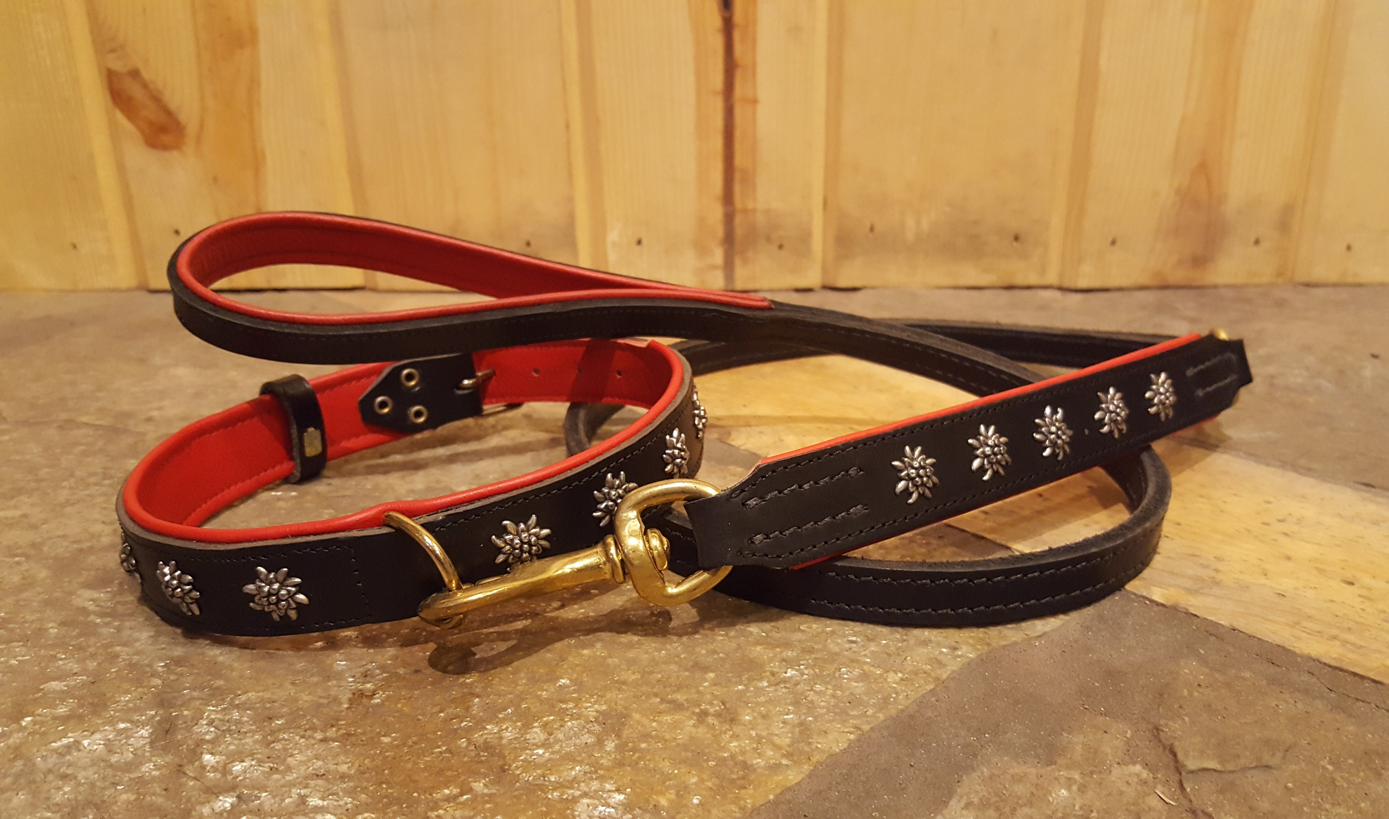 Premium Alpine Edelweiss Dog Collar - Adjustable Nylon Pet Collar with Floral Embroidery for Small Medium Large Dogs - Perfect for Hiking, Outdoor Adventures & Daily Walks