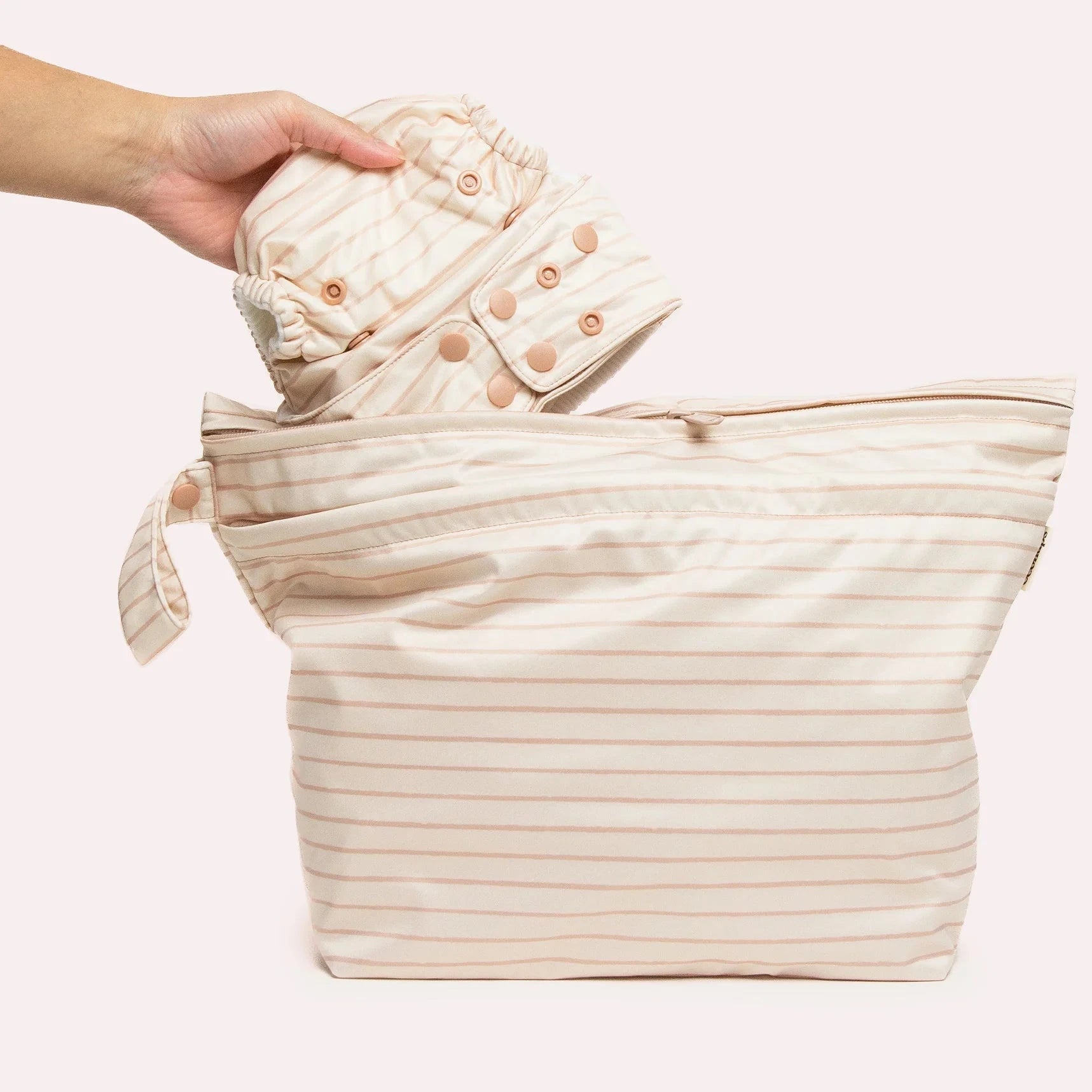 Econaps Large Waterproof Wet Bag for Swimsuits, Diapers & Clothes - Perfect for Pool, Beach & Travel