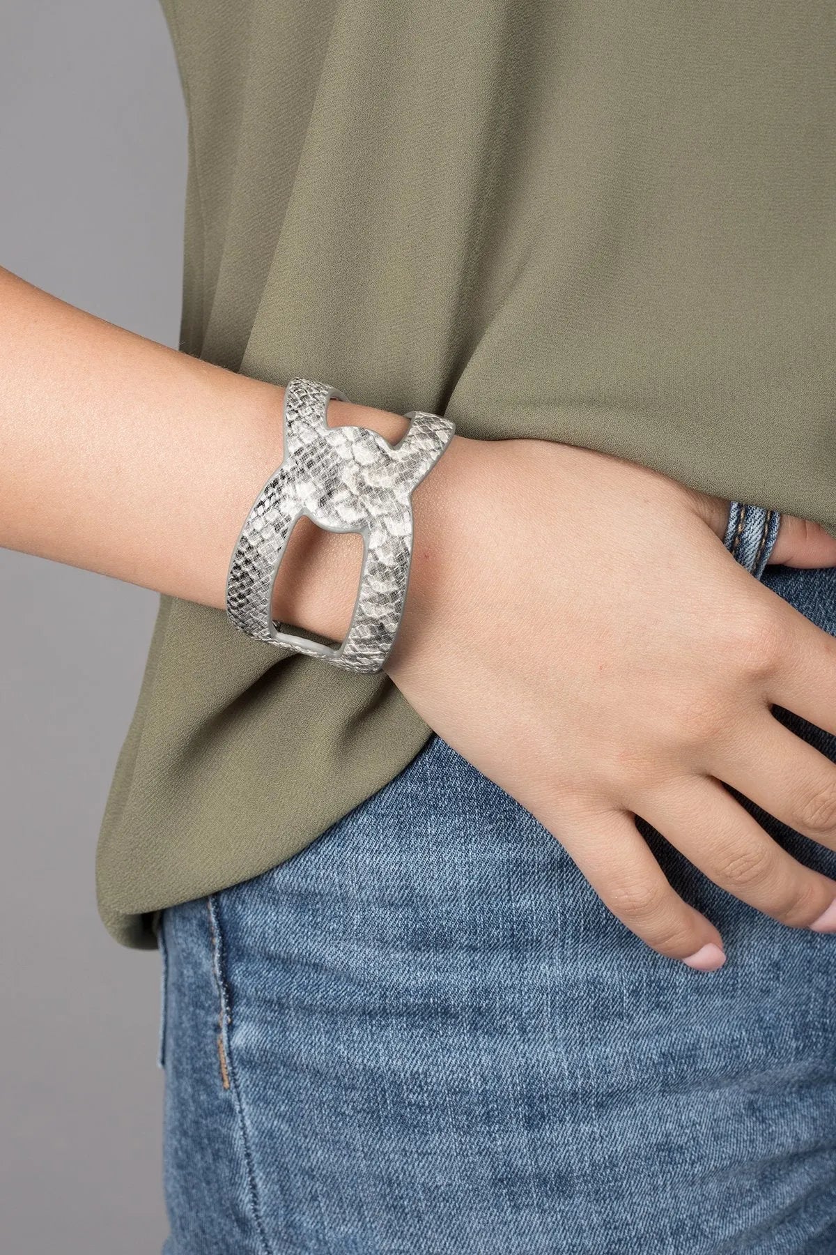 Ogee Cuff Bracelet for Women - Elegant Stainless Steel Bangle with Unique Wave Design - Perfect for Parties, Weddings & Everyday Wear