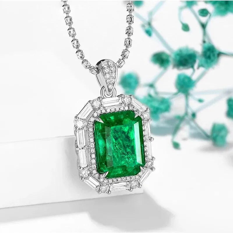 Vintage 18K Gold Pendant Necklace with Natural Emerald & Diamonds | Custom Luxury Jewelry for Women | Perfect for Weddings, Anniversaries & Special Occasions