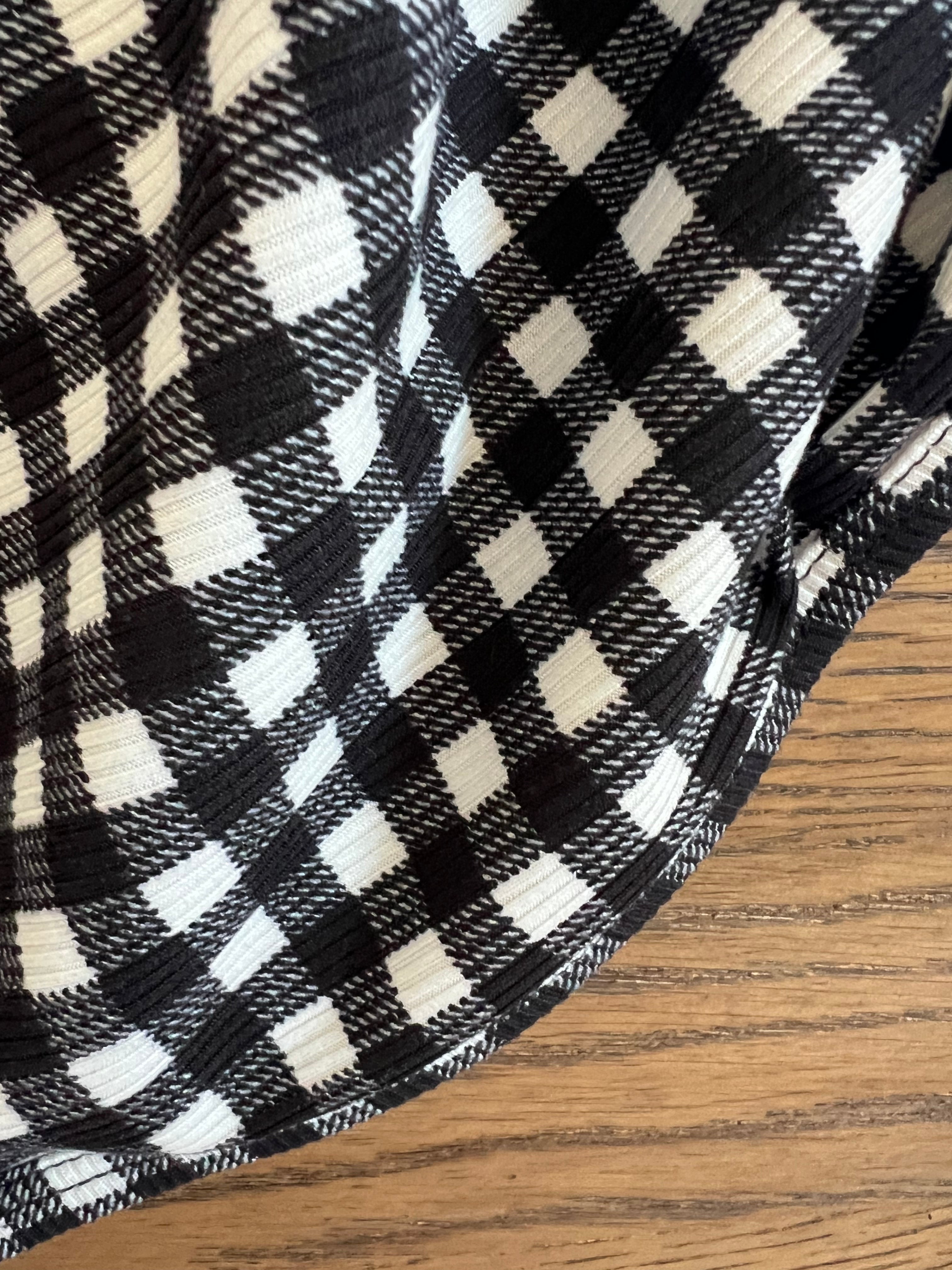 Black Gingham Checkered Fabric - Stylish & Durable for Clothing, Home Decor & DIY Crafts