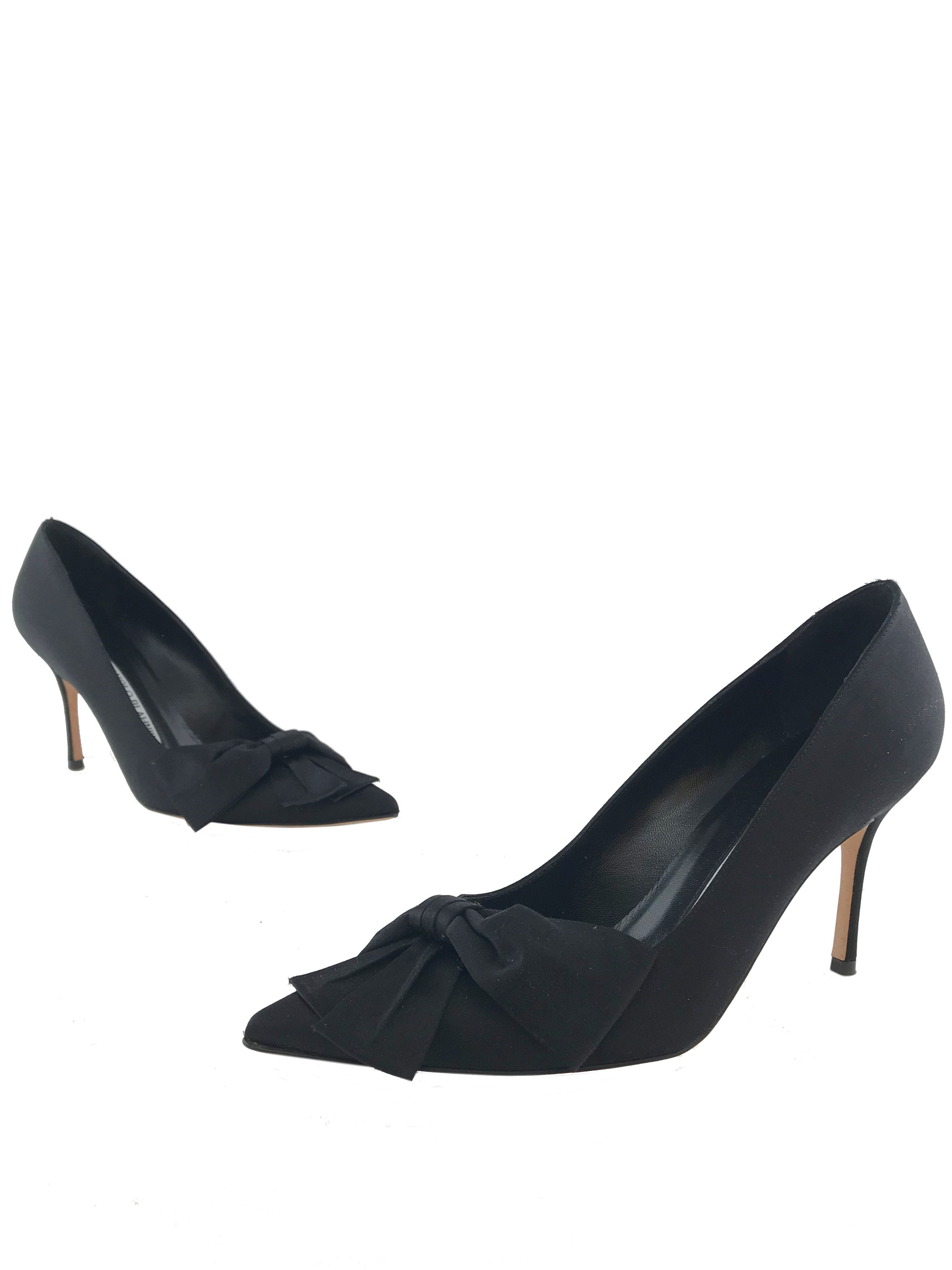 Manolo Blahnik Beccara Satin Bow Pumps Women's Size 7.5 - Elegant High Heel Dress Shoes for Weddings, Parties & Special Occasions
