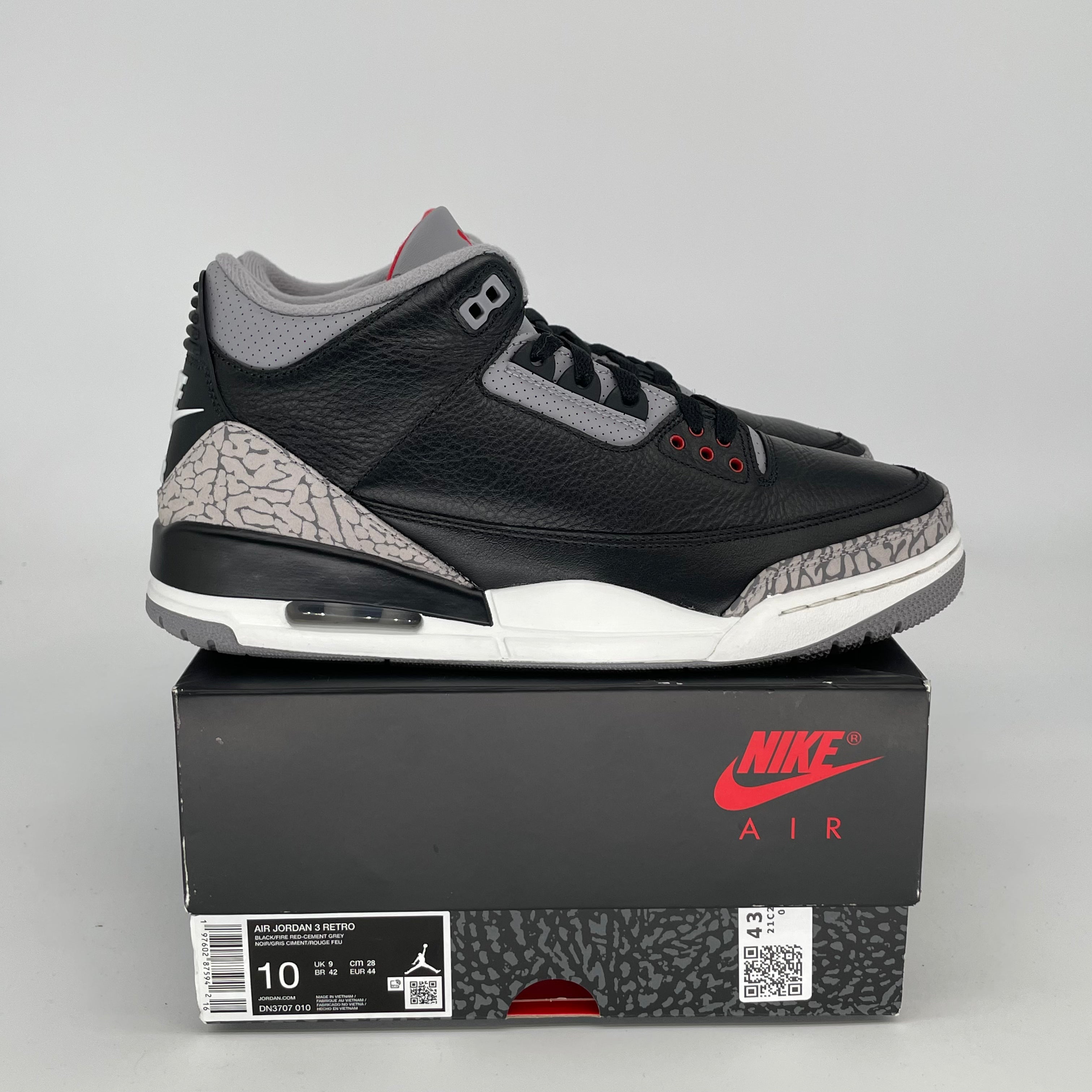 Original Air Jordan 3 Retro 'Black Cement' Men's Basketball Shoes - Size 10 & Women's Size 11.5 (Style DN3707-010) - Perfect for Streetwear, Sneaker Collecting & Casual Fashion