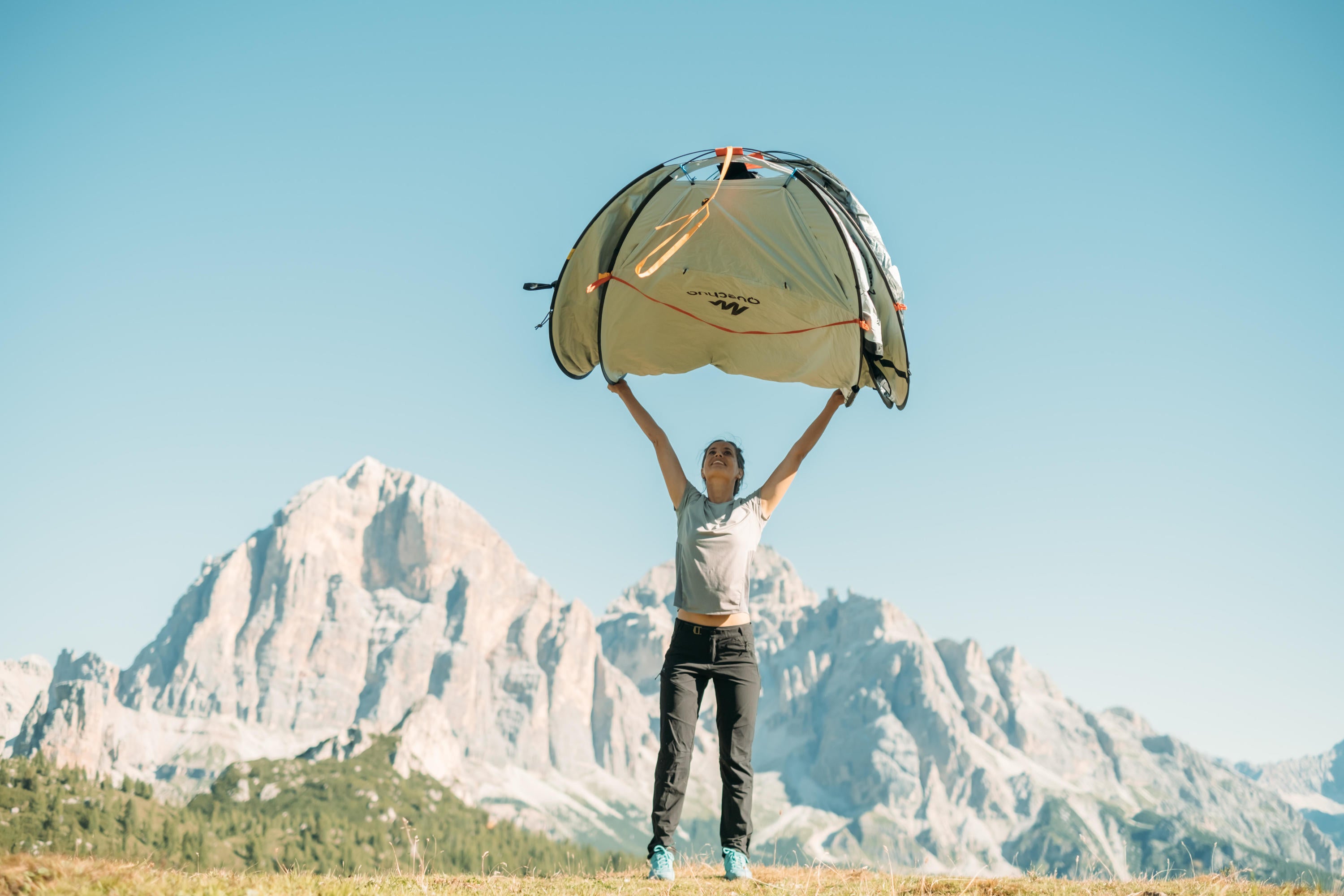 Quechua 2 Second Fresh & Black Waterproof Pop Up Camping Tent for 2 Person - Lightweight Instant Setup for Hiking, Backpacking & Outdoor Adventures