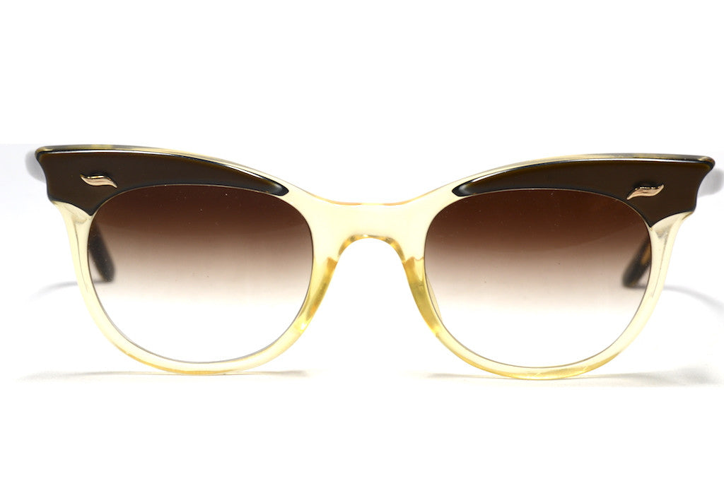 Vintage 1960s Cat Eye Sunglasses for Women - Retro Style UV Protection Shades - Perfect for Beach, Driving, and Fashion Outfits