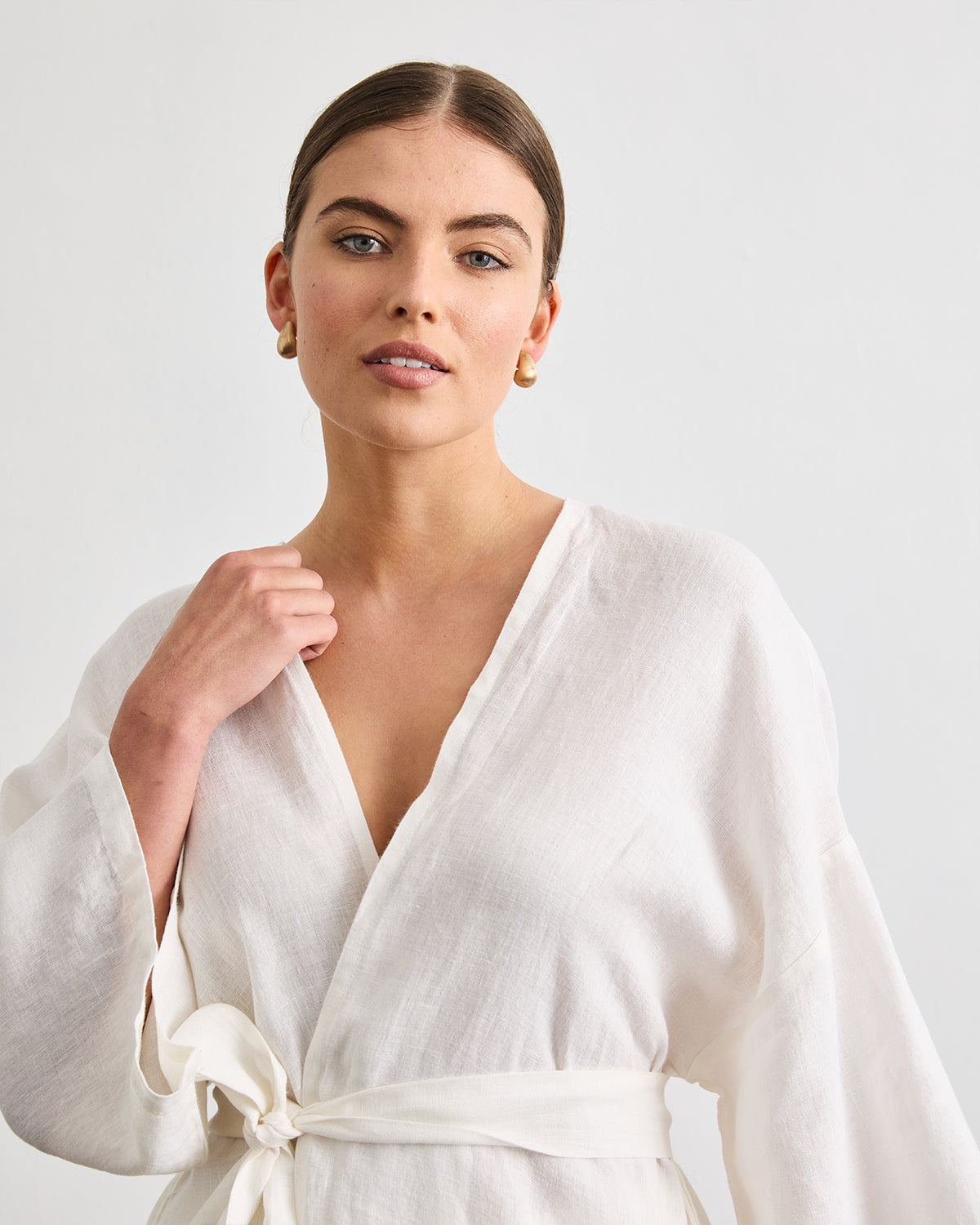 Elegant White Robe Set for Women - Soft & Comfortable Loungewear for Spa, Bath, and Relaxation at Home