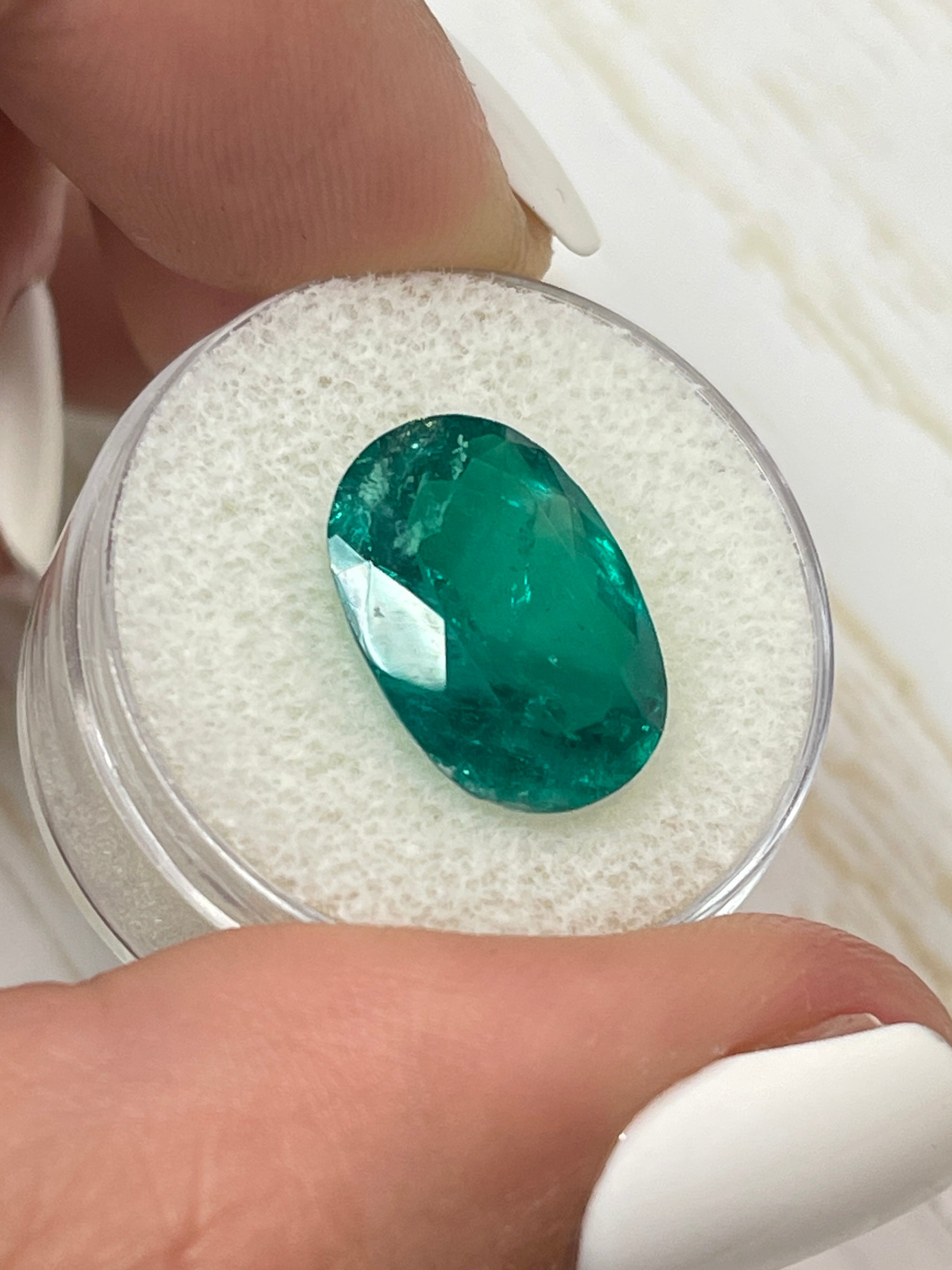 7.22 Carat 15.5x11mm Vivid Muzo Green Natural Loose Colombian Emerald Gemstone - Oval Cut for Jewelry Making, Engagement Rings & Luxury Collections