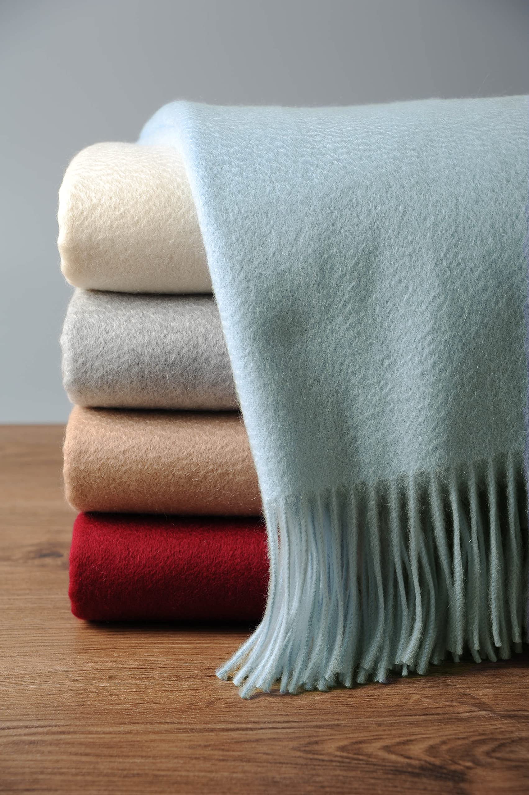100% Pure Cashmere Throw Blanket - Soft Luxury Blanket for Sofa, Bed & Travel - Classic Baby Blue Design with Gift Box - Perfect for Cozy Evenings, Gifts & Home Decor