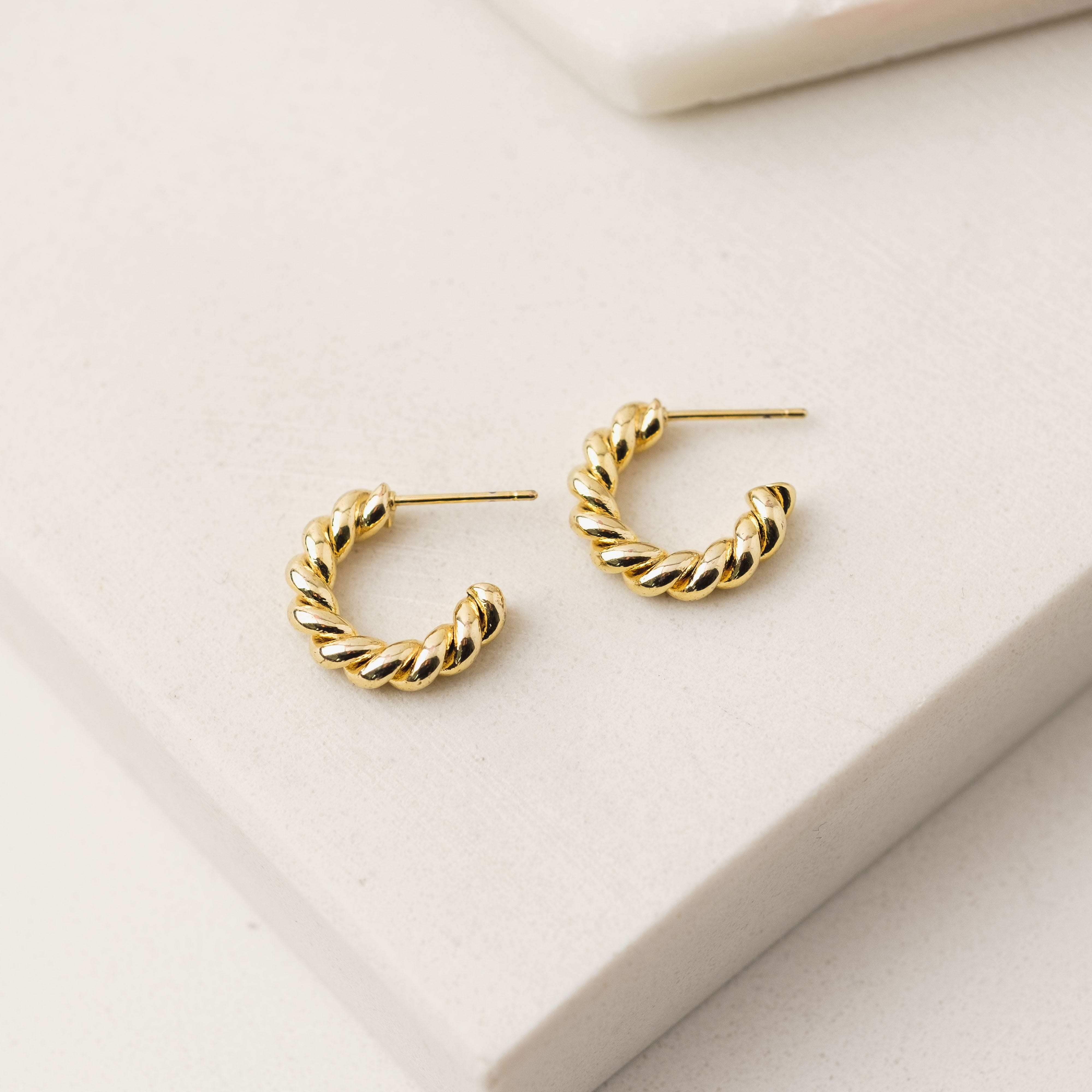 Dawson Gold Hoop Earrings for Women - Trendy & Elegant Jewelry for Everyday Wear & Special Occasions