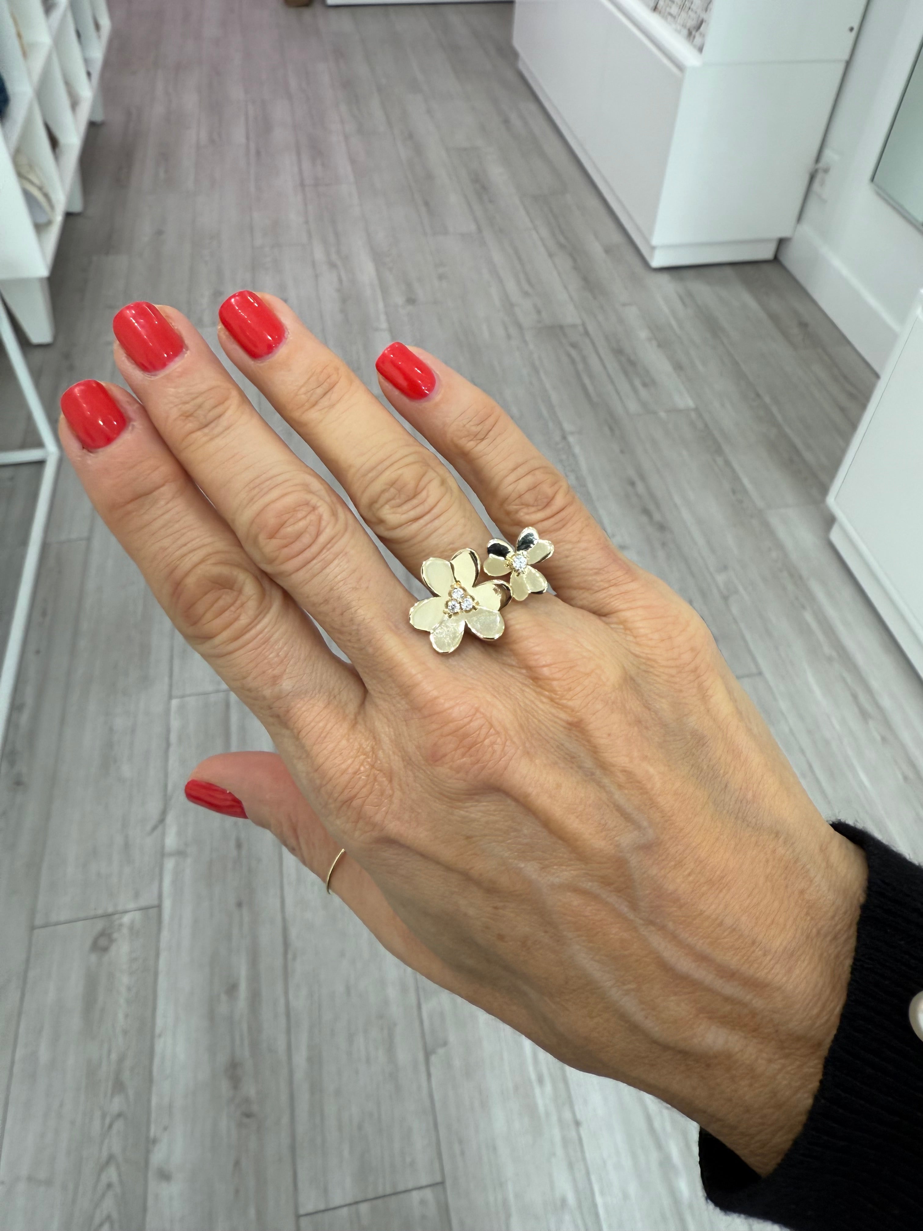 18K Gold Double Flower Ring for Women - Elegant Floral Wedding Band, Anniversary Gift, Valentine's Day Present - Perfect for Engagement, Date Night & Special Occasions
