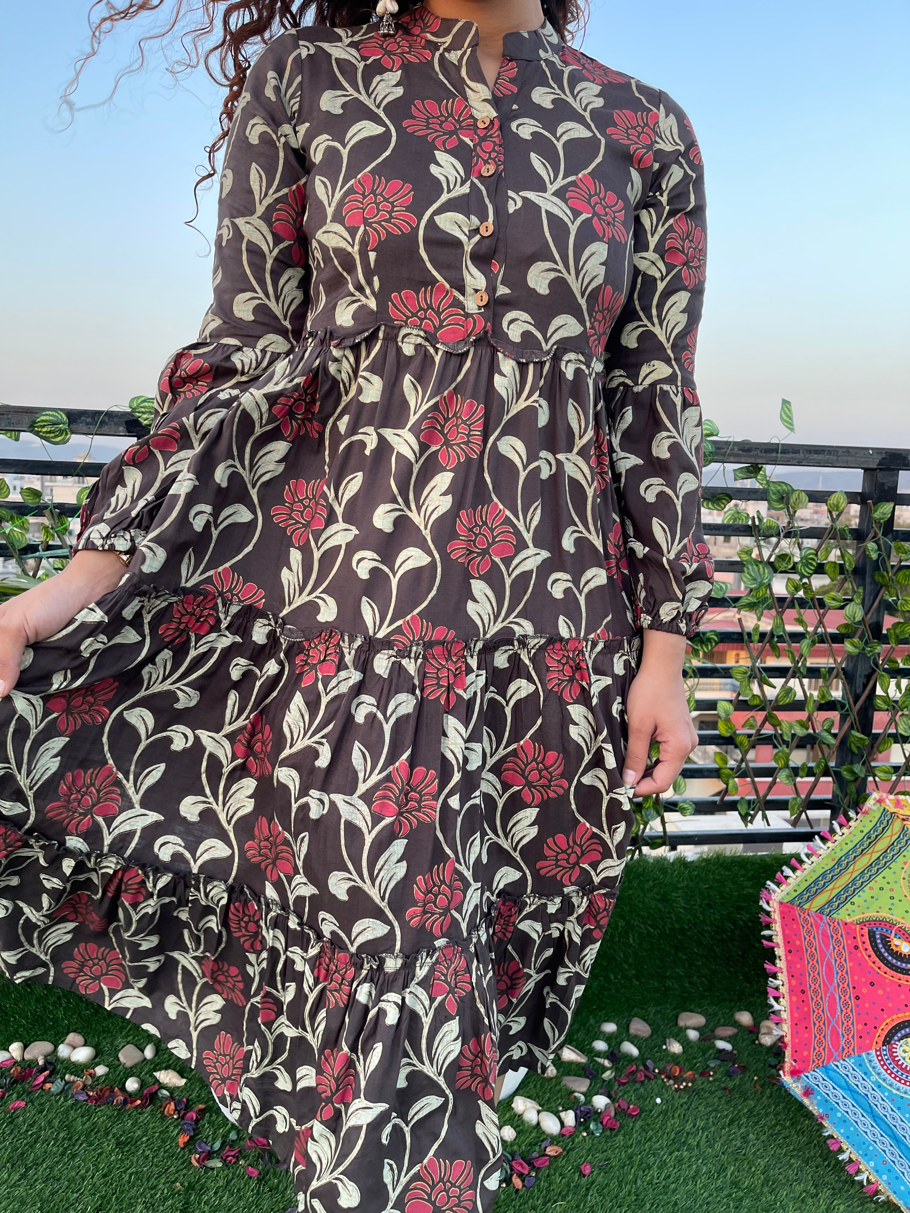Elegant Brown Flare Maxi Dress for Women - Boho Chic Long Sleeve Party Dress - Perfect for Weddings, Beach Vacations & Date Nights