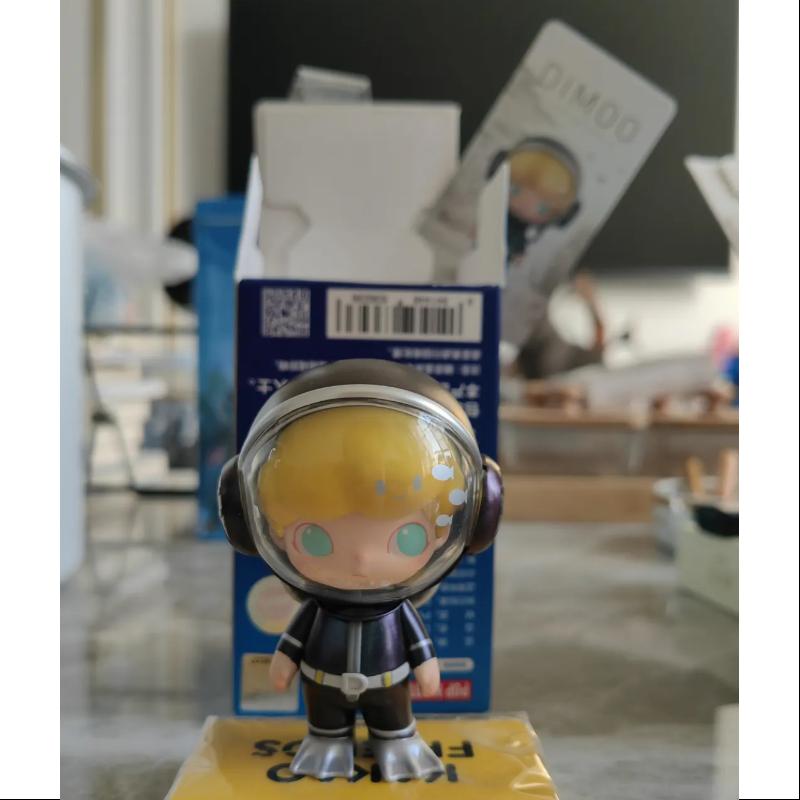 DIMOO Aquarium Series Secret AQUANAUT (1/144 Scale) Collectible Figure - Perfect for Anime Fans, Toy Collectors & Home Decor Display