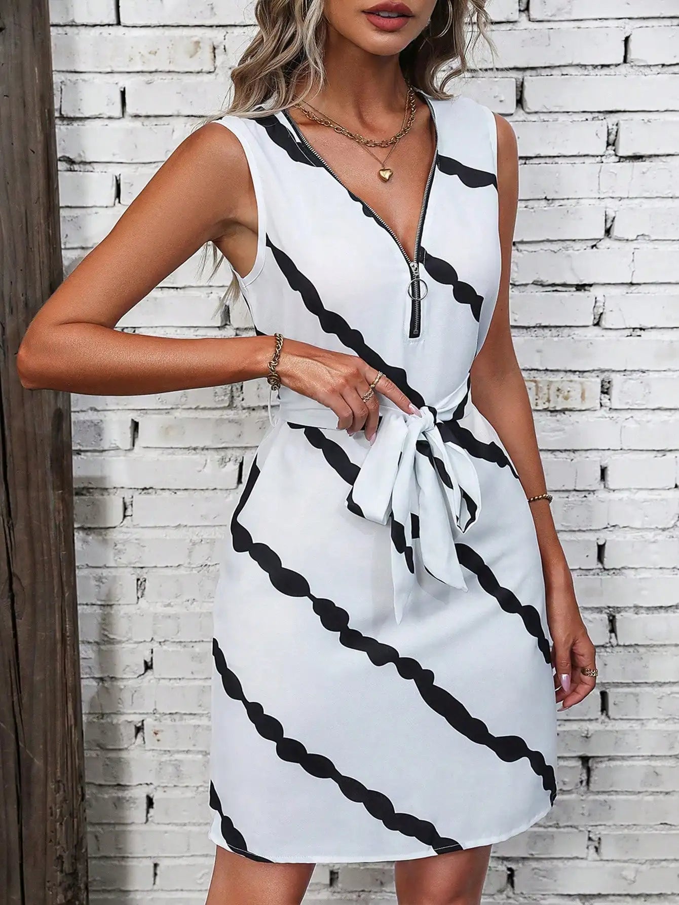 Slimming Zippered Dress for Women - Fashionable Belted Bodycon Dress for European & American Style | Perfect for Parties, Dates & Office Wear