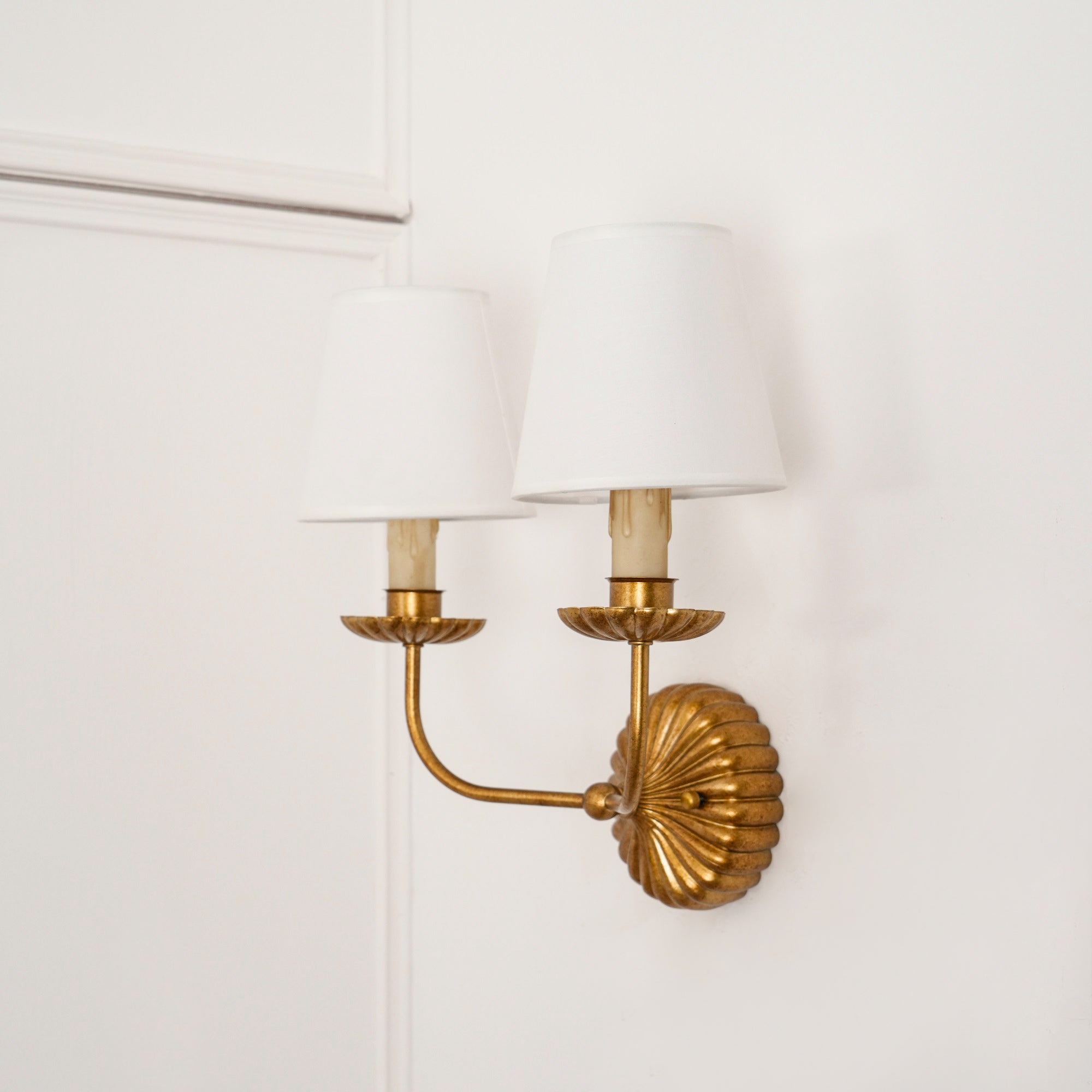 Carson Modern Wall Lamp - Sleek LED Sconce Light Fixture for Bedroom, Living Room & Hallway | Energy Efficient Indoor Lighting for Home Decor