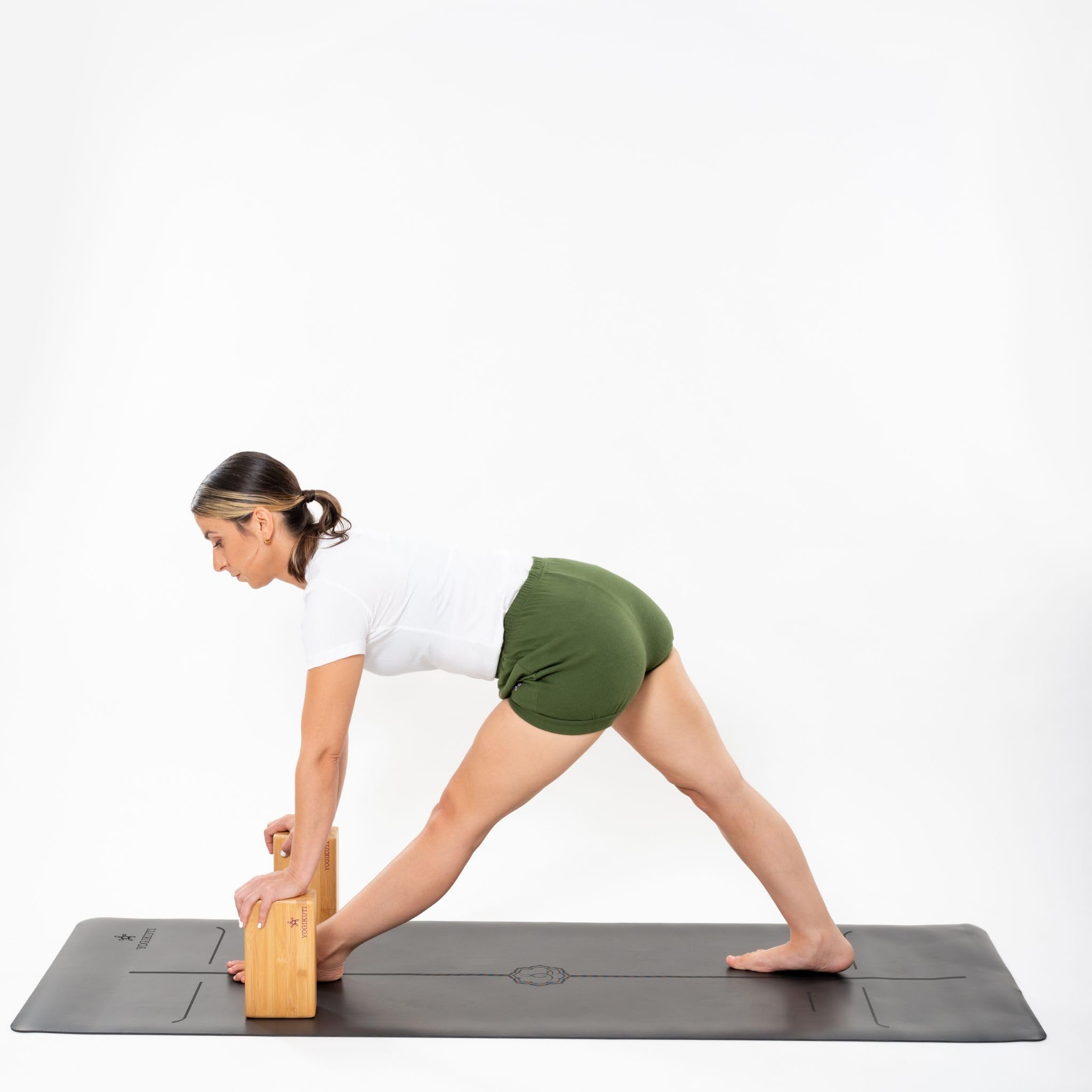 Premium Solid Wood Yoga Block - Eco-Friendly & Durable Yoga Accessory for Stability & Support - Ideal for Yoga Poses, Meditation & Home Workouts