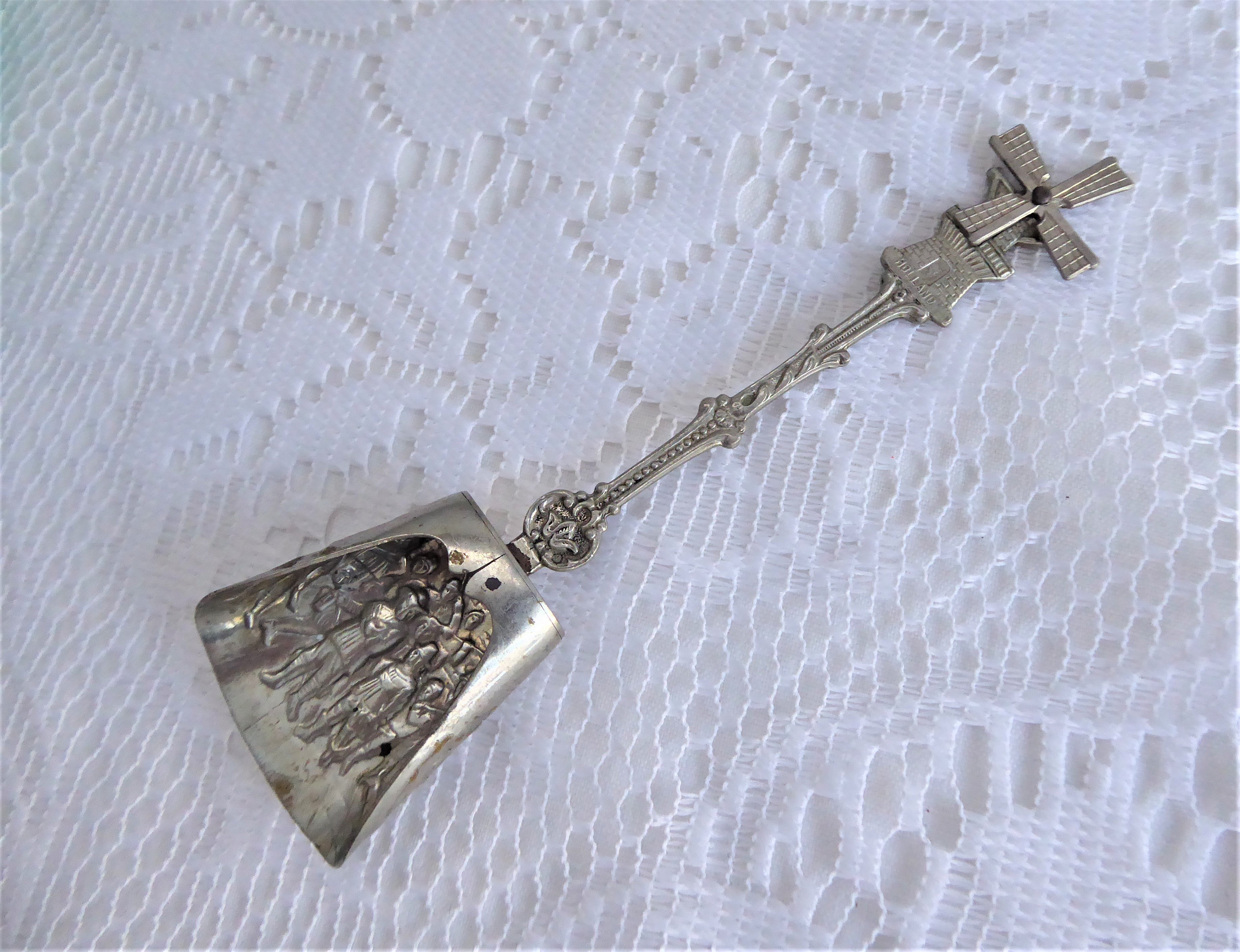 Vintage 1950s Dutch Mechanical Silver Sugar Spoon - Antique Sugar Shovel & Caddy Spoon for Tea, Coffee, and Dessert Serving