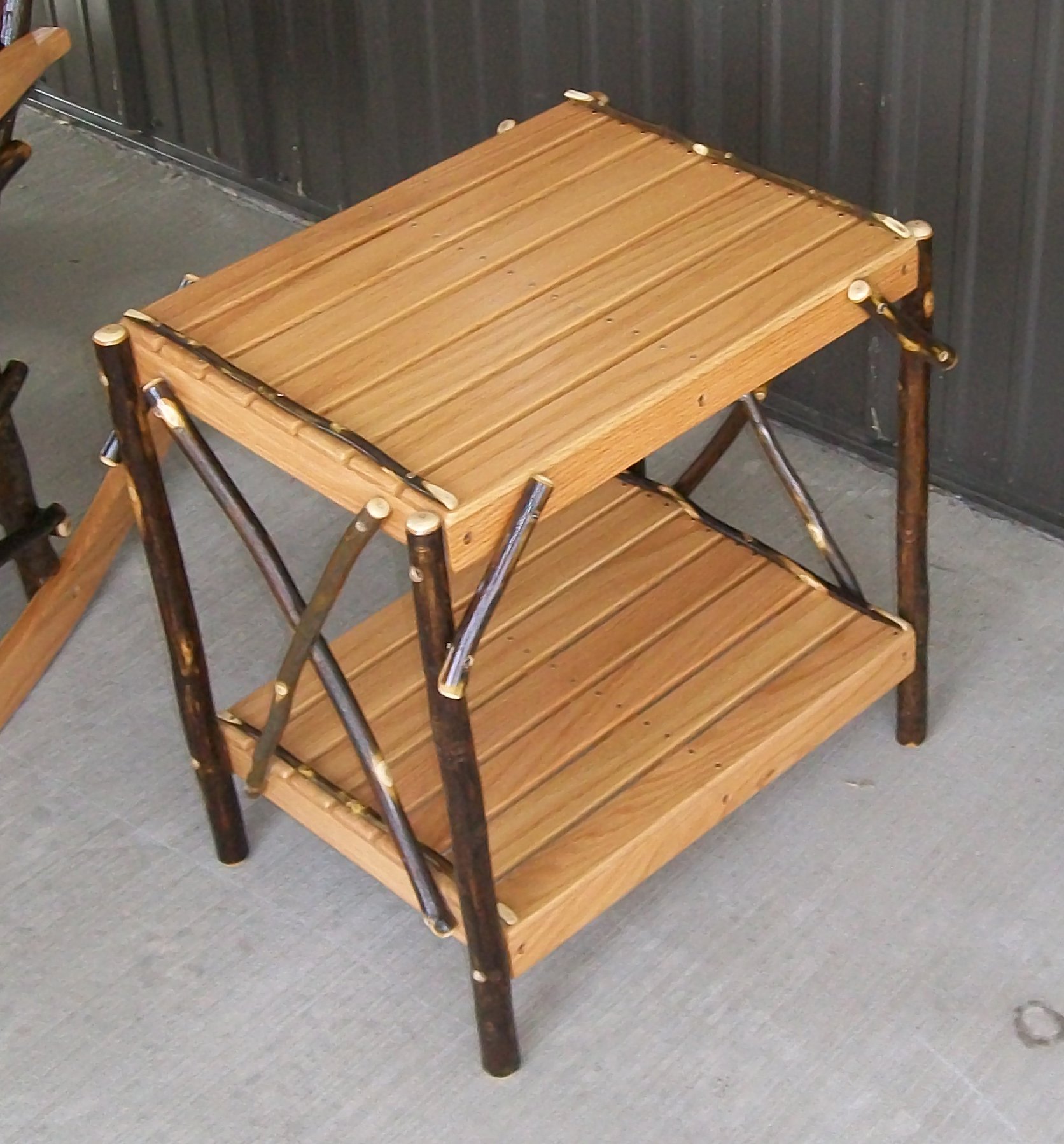 A & L Furniture Hickory End Table with Natural Finish - Stylish Side Table for Living Room, Bedroom, or Office