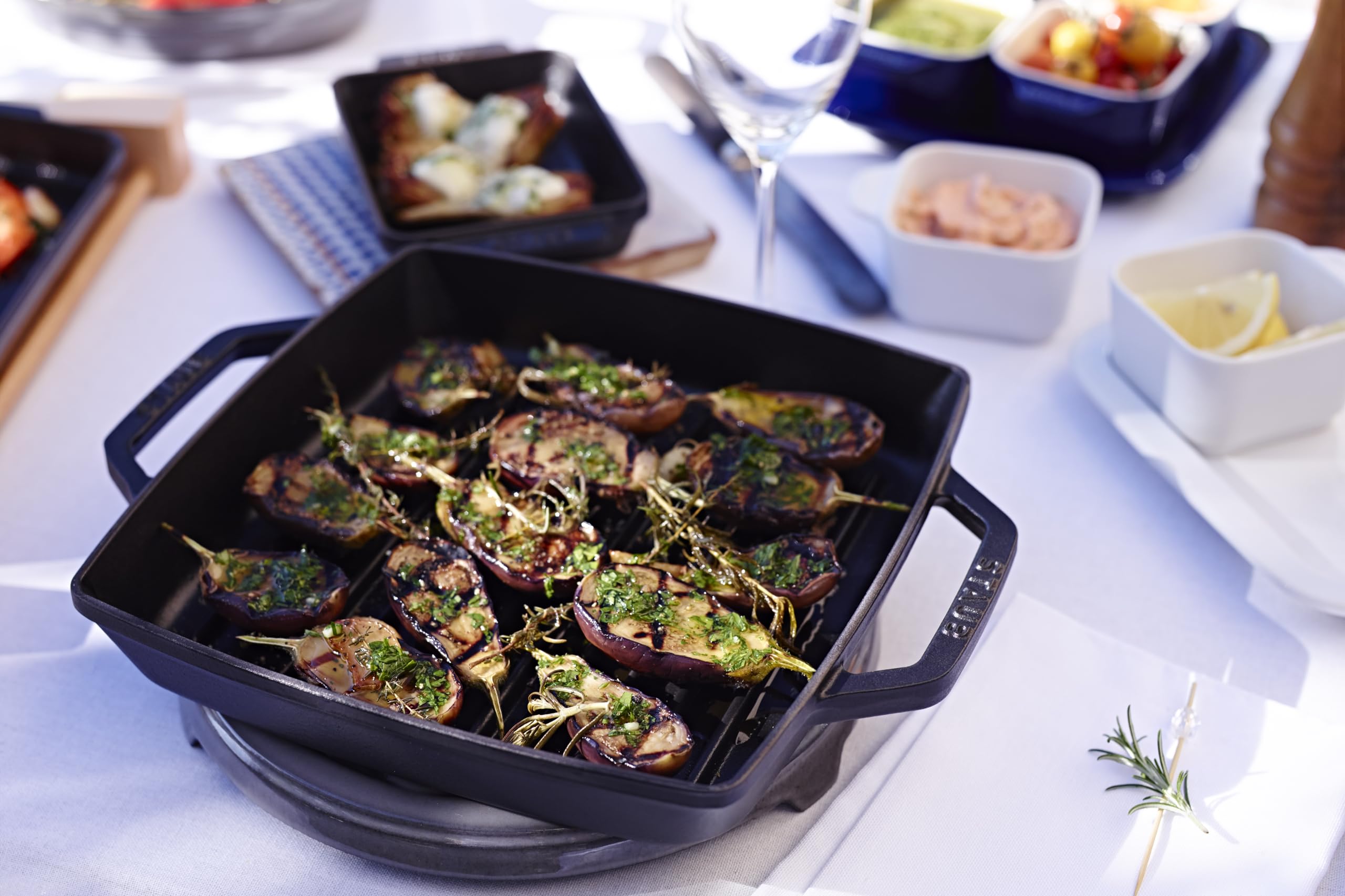 Staub 40511-683-0 Rectangular Grill Pan with Two Handles, 28 x 28 cm - Perfect for Grilling Steaks, Vegetables & More in Home Kitchen or Outdoor BBQ