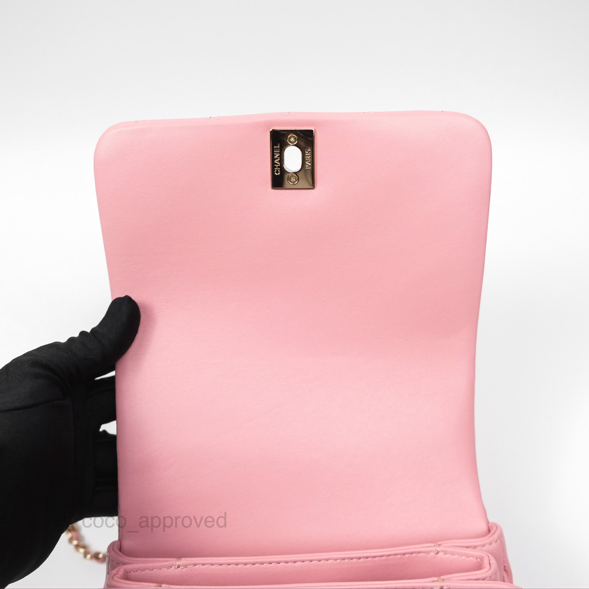 Chanel Citizen Chic Flap Bag in Pink Lambskin Leather with Gold Hardware - Luxury Crossbody Purse for Women, Perfect for Date Night & Special Occasions