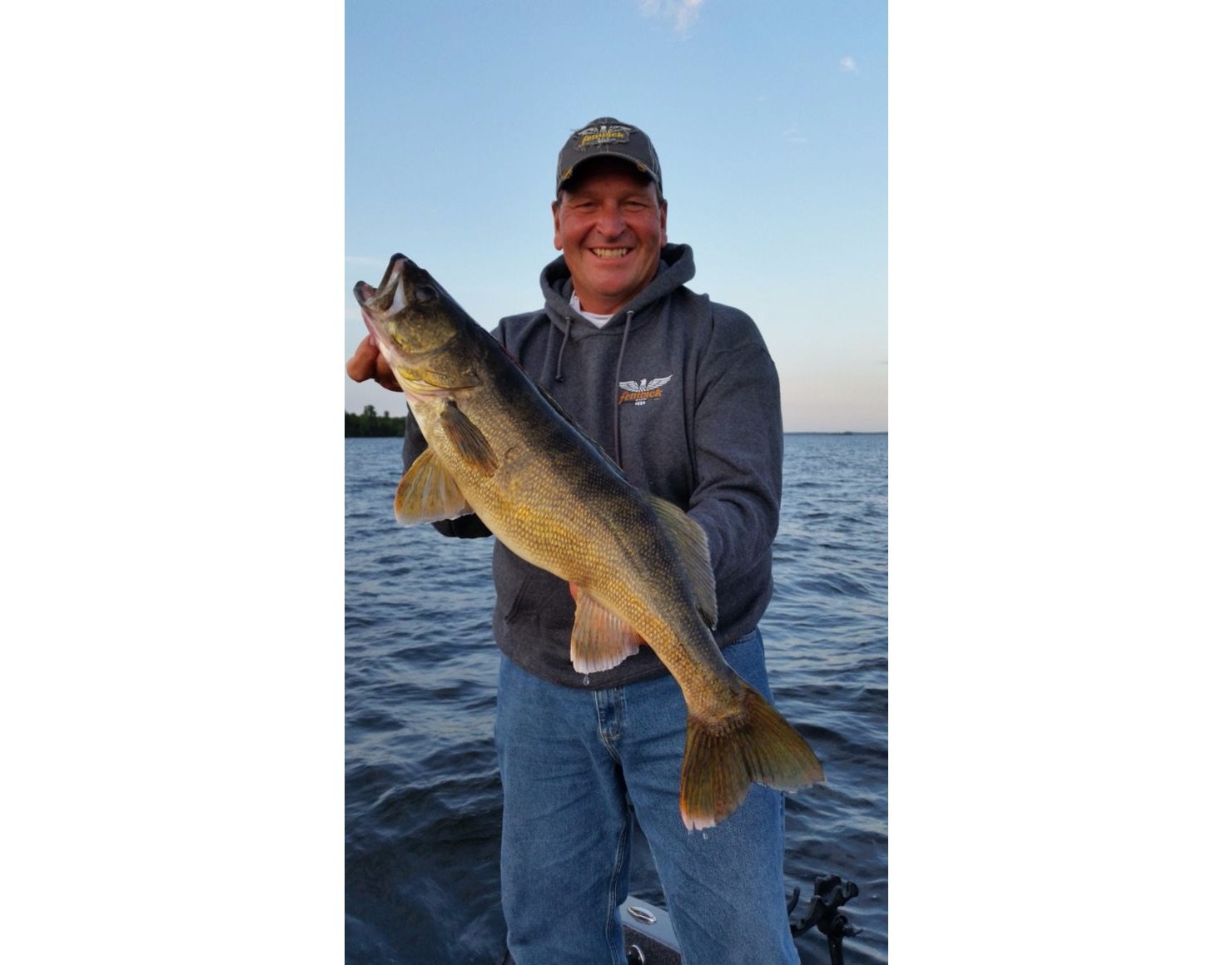 Pflueger Monarch Spinning Fishing Rod and Reel Combo – Lightweight Graphite Freshwater & Saltwater Fishing Gear for Bass, Trout, and Walleye | Perfect for Shore Fishing, Boat Angling, and Tournament Use