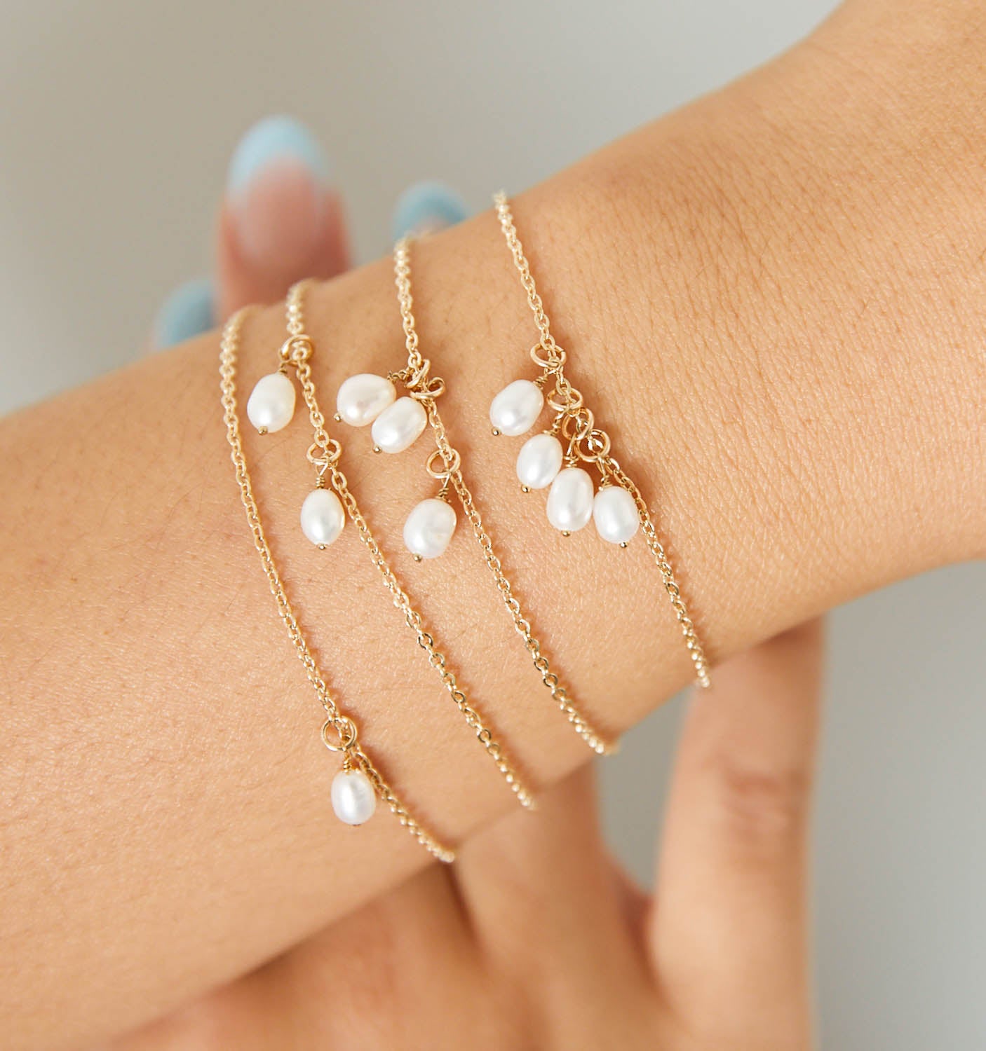 Personalized Pearl Bracelet for Women - Custom Name Engraved Jewelry Gift for Birthday, Anniversary & Special Occasions