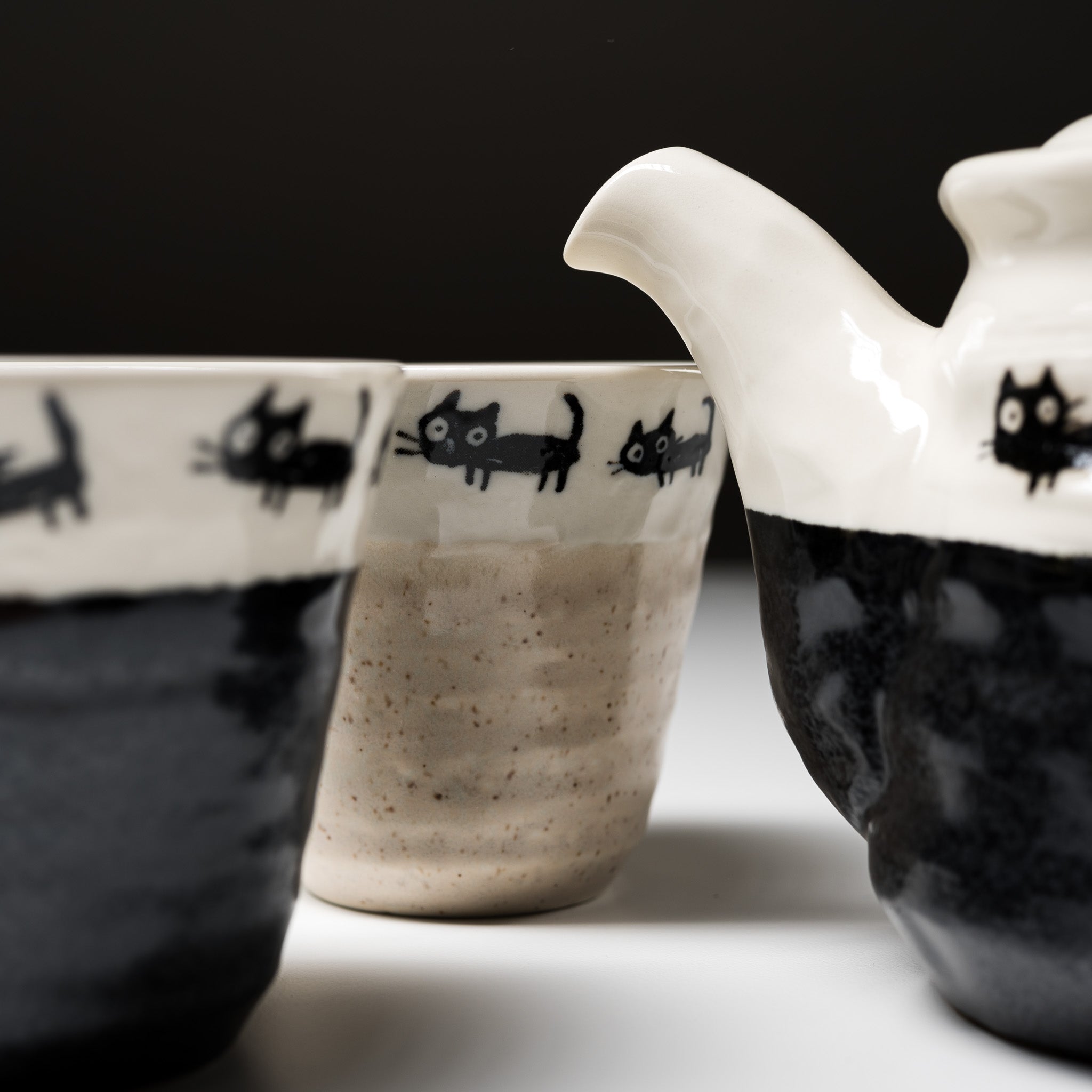 Premium Black Cat Tea Set - 480ml Ceramic Teapot with Infuser, Cute Japanese Style for Home & Office Use | Perfect for Afternoon Tea, Gifts & Relaxation