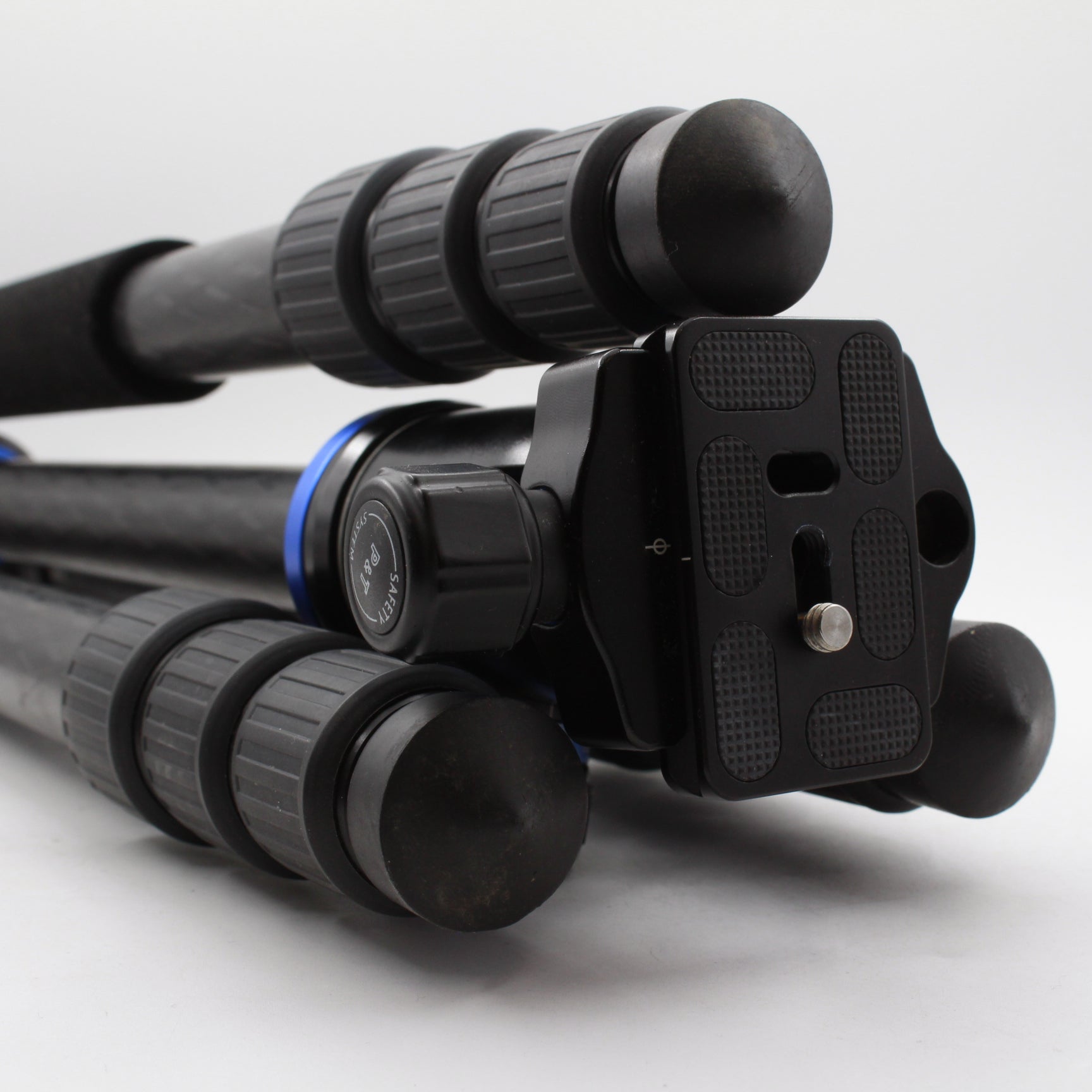 Benro FTA28C Travel Angel Carbon Fiber Tripod with V1E Ball Head & Case - Lightweight Compact for Travel Photography, Hiking & Outdoor Adventures