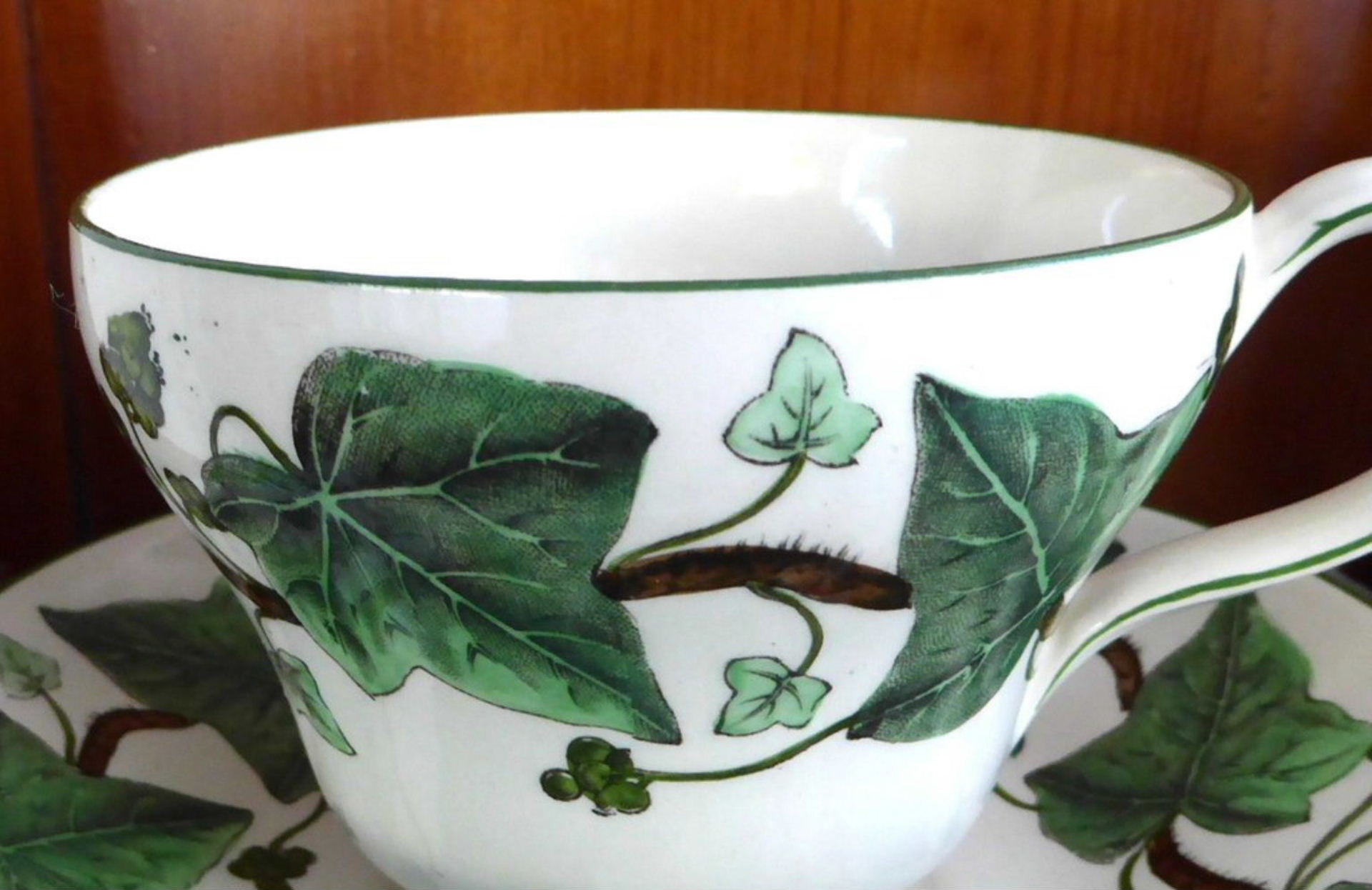 Napoleon Ivy Cup and Saucer Set - Wedgwood 1965 Anniversary Reissue of Historic 1815 Pattern | Elegant Tea Set for Afternoon Tea, Collectible Fine China, Vintage-Inspired Tableware