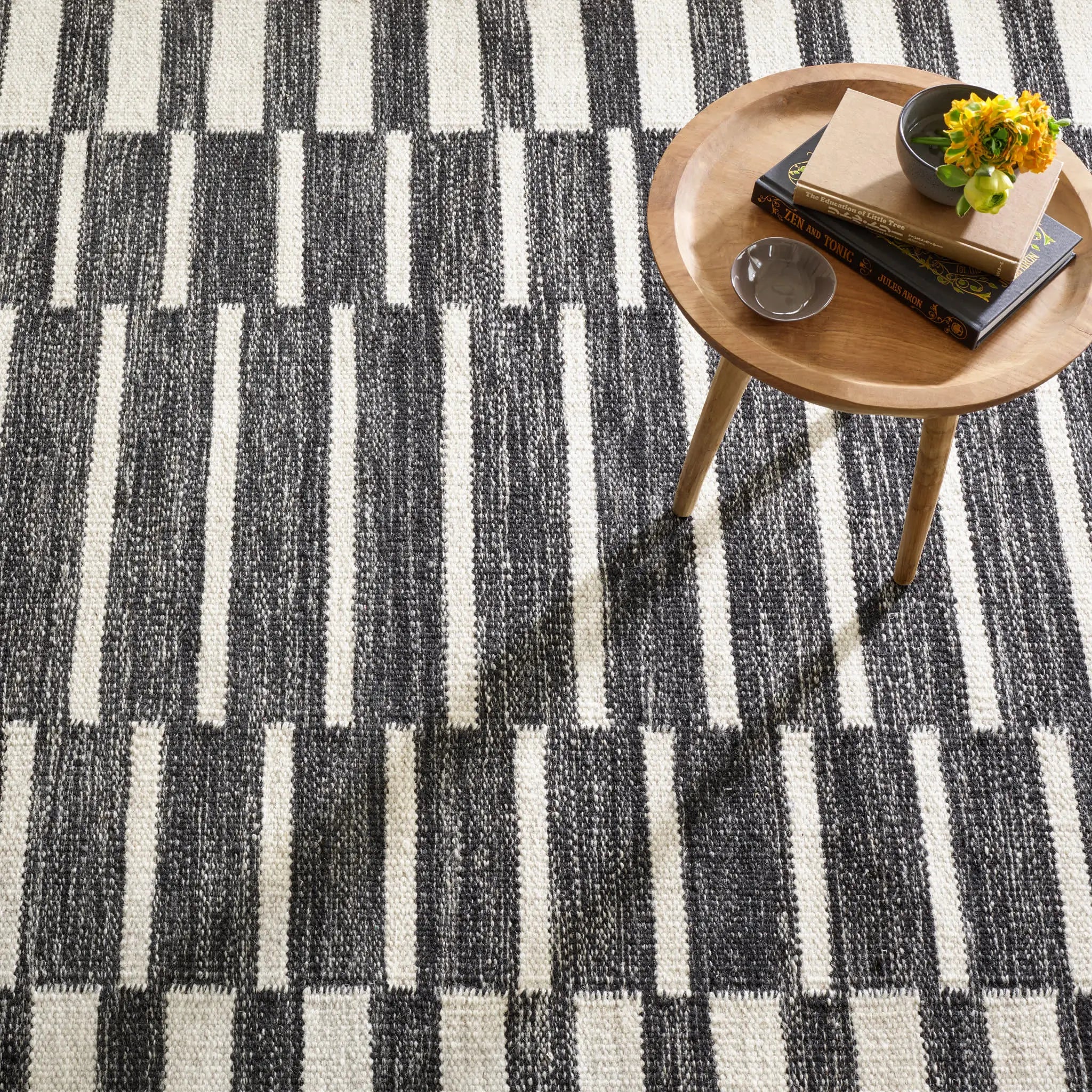 Dash & Albert Heights Handwoven Wool Rug - Soft & Durable Area Rug for Living Room, Bedroom, Dining Room - Traditional Handmade Home Decor