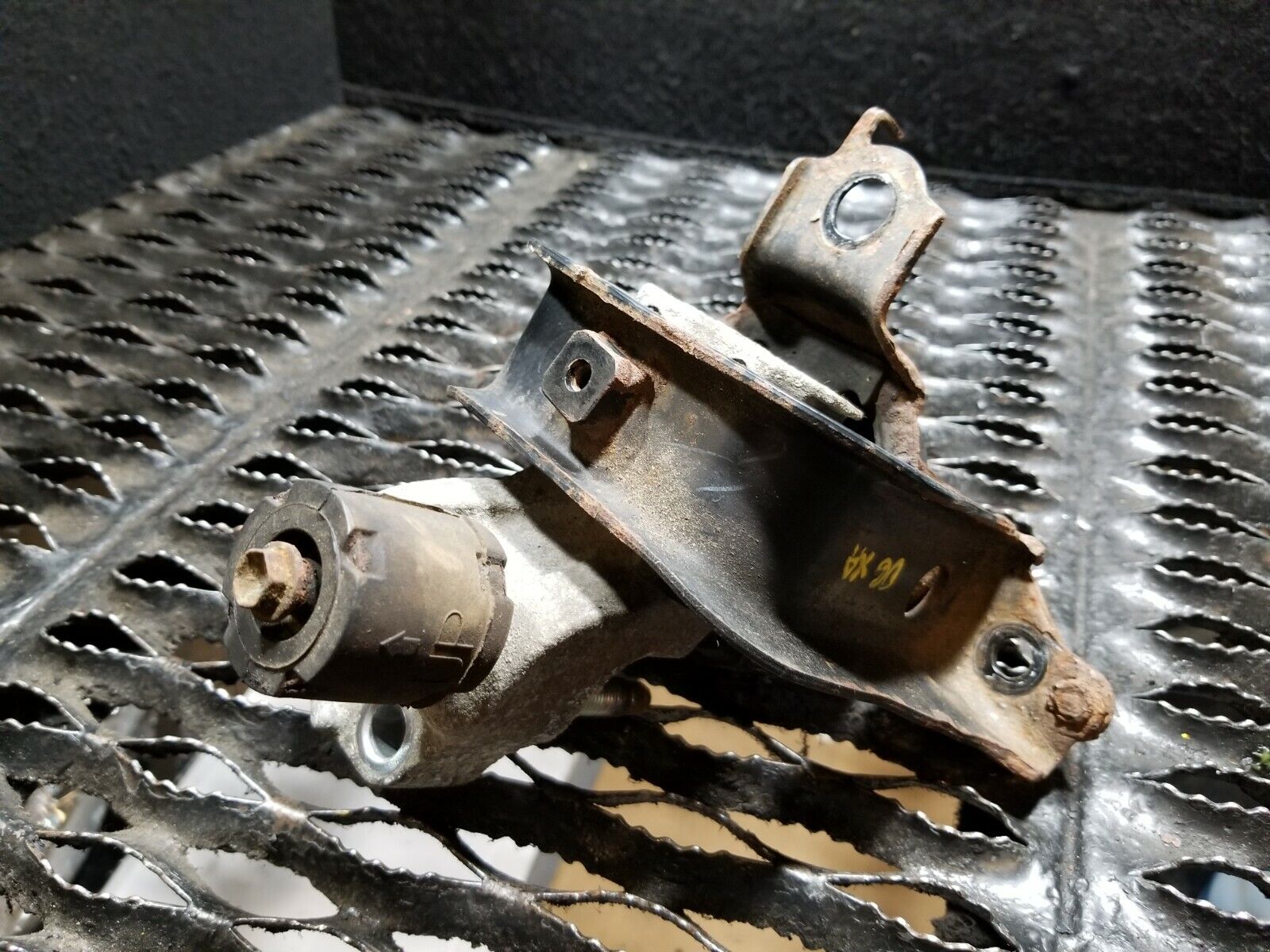 04 05 06 Scion XA Engine Motor Mount Replacement - OEM Quality - Perfect for Engine Vibration Reduction & Smooth Driving Experience