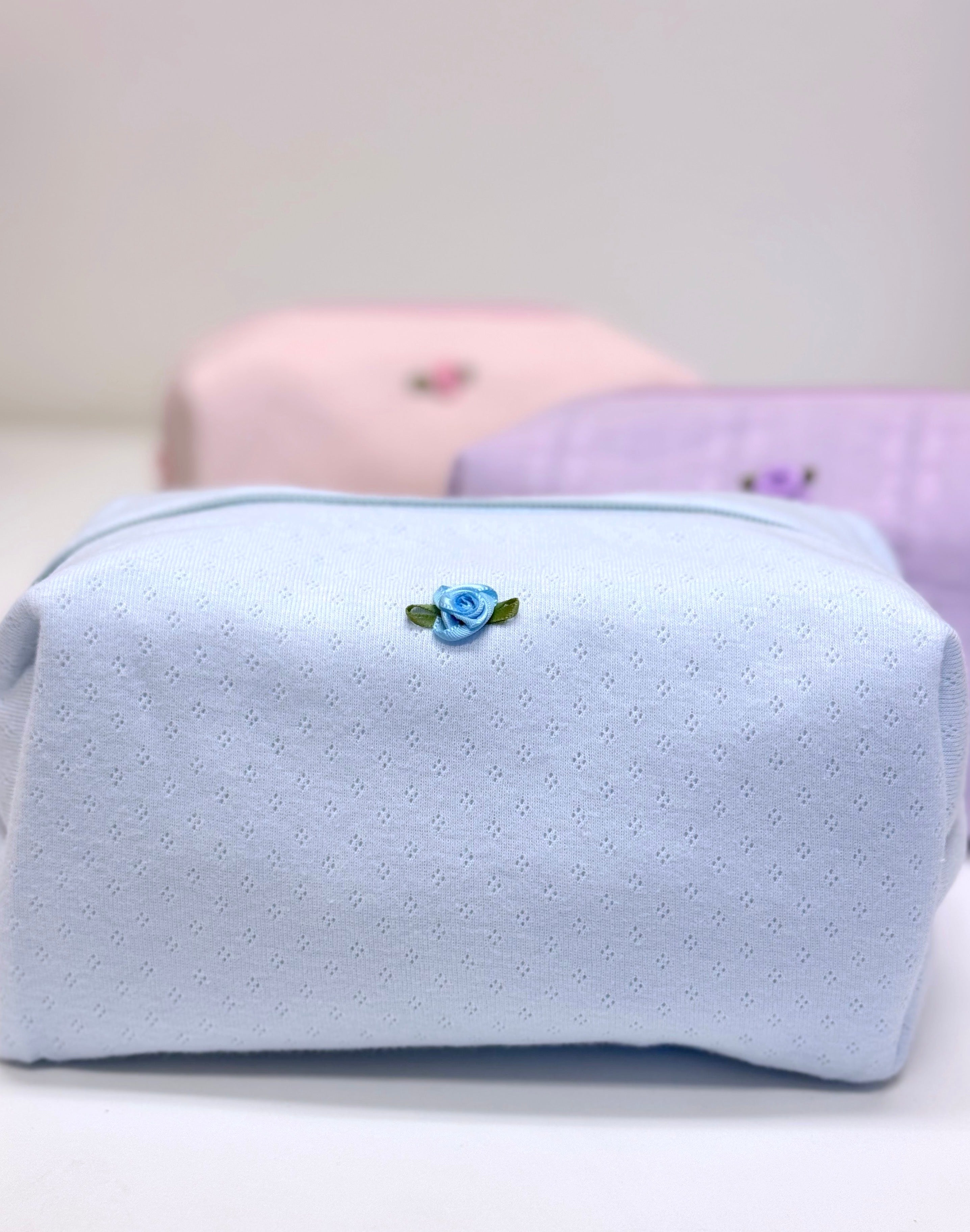 Stylish Knit Pouch for Women & Men - Soft Yarn Storage Bag for Phone, Keys & Essentials | Perfect for Travel, Shopping & Daily Use