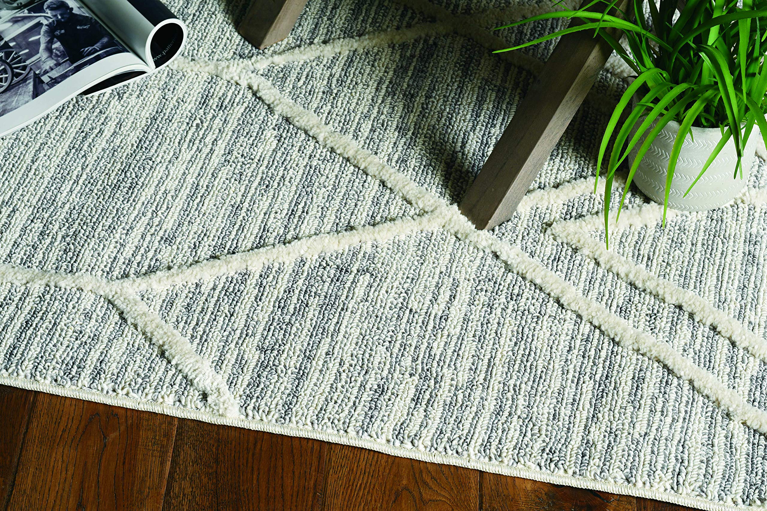HomeRoots 8-Foot Ivory Grey Abstract Machine Woven Fringe Runner Rug - Perfect for Hallways, Entryways & Living Room Decor