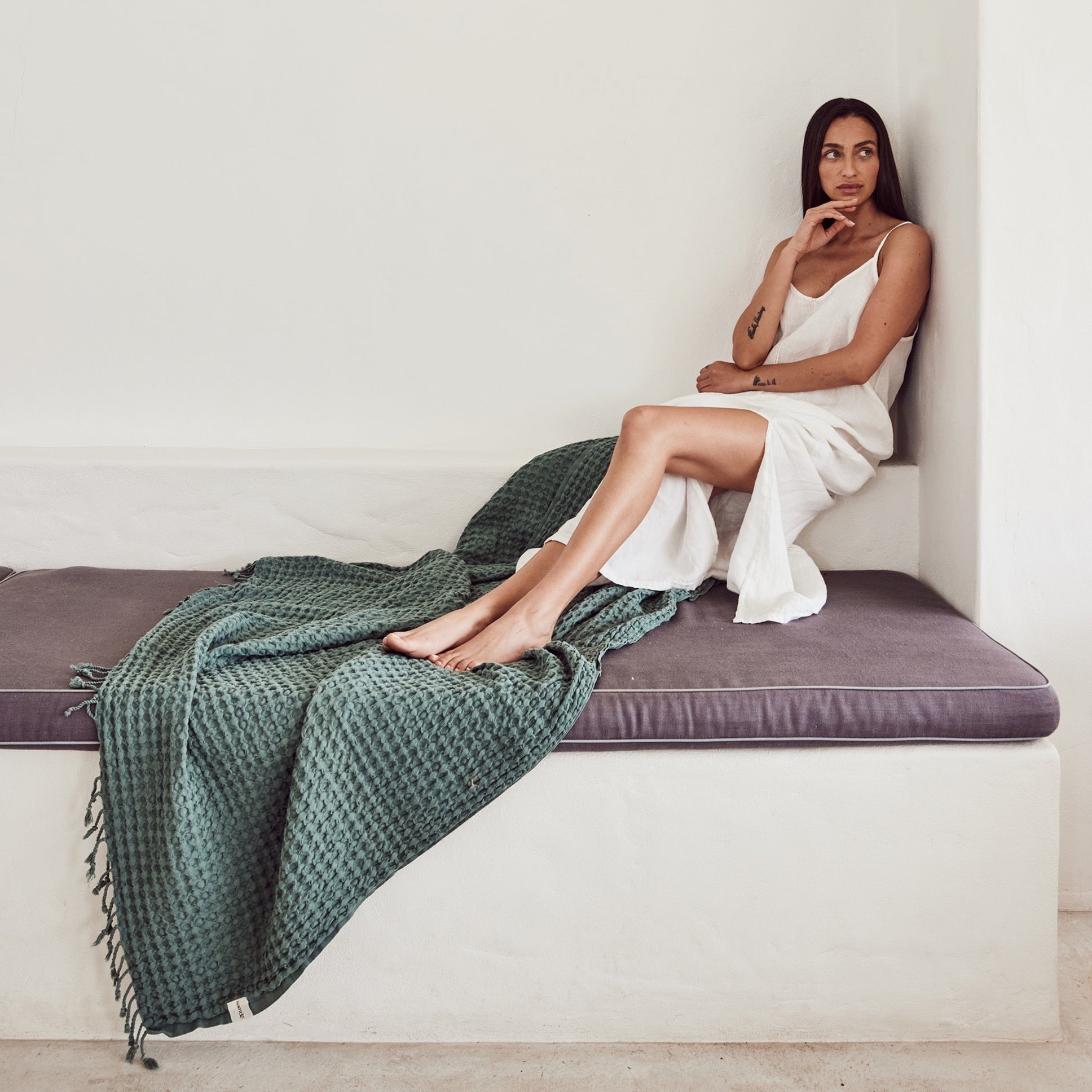 Corfu Cotton Throw Blanket - Soft & Breathable Tuscan Green - Perfect for Sofa, Bed & Outdoor Picnics