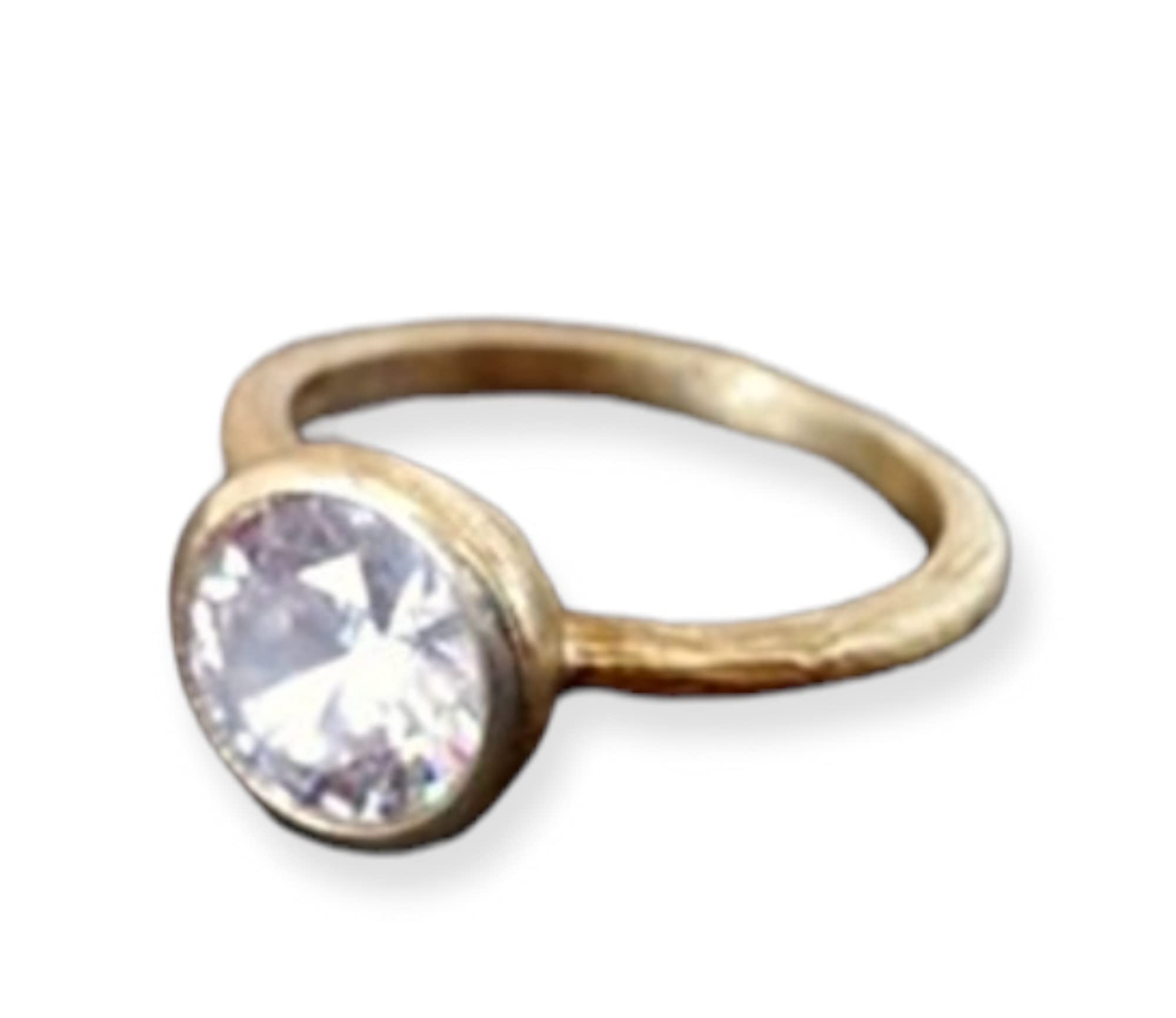 Round Crystal Quartz Ring - Clear Quartz Gemstone Ring for Women - 14K Gold Stacking Ring - Faceted Bridal Ring for Engagement & Wedding - Elegant Texture Mat Jewelry Gift for Her - Perfect for Everyday Wear, Special Occasions & Stacking Style