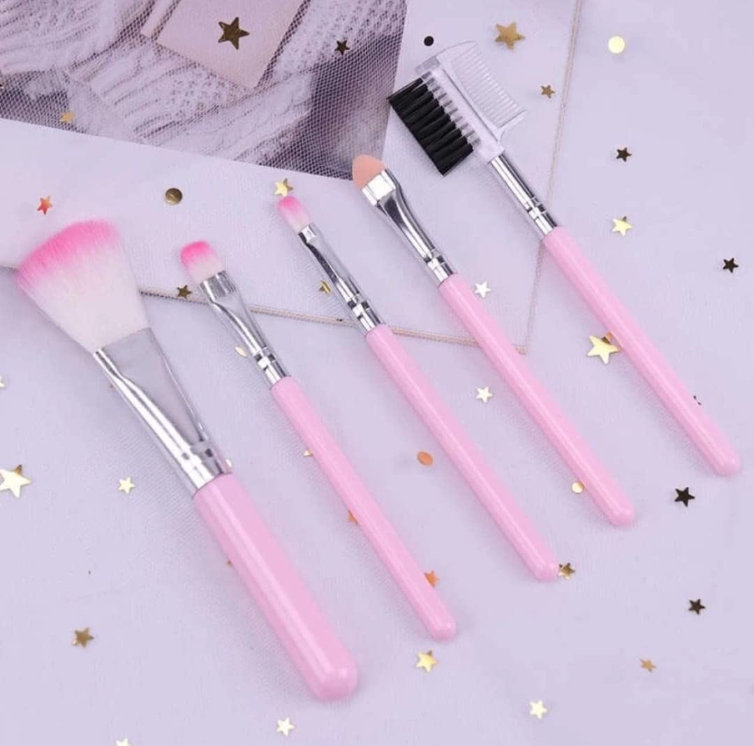 Soft Bristle Makeup Brush Set - 5 Pink Lightweight Brushes + Mini Foundation Brush & Beauty Blender (7-Piece Kit) for Flawless Face & Eye Makeup Application