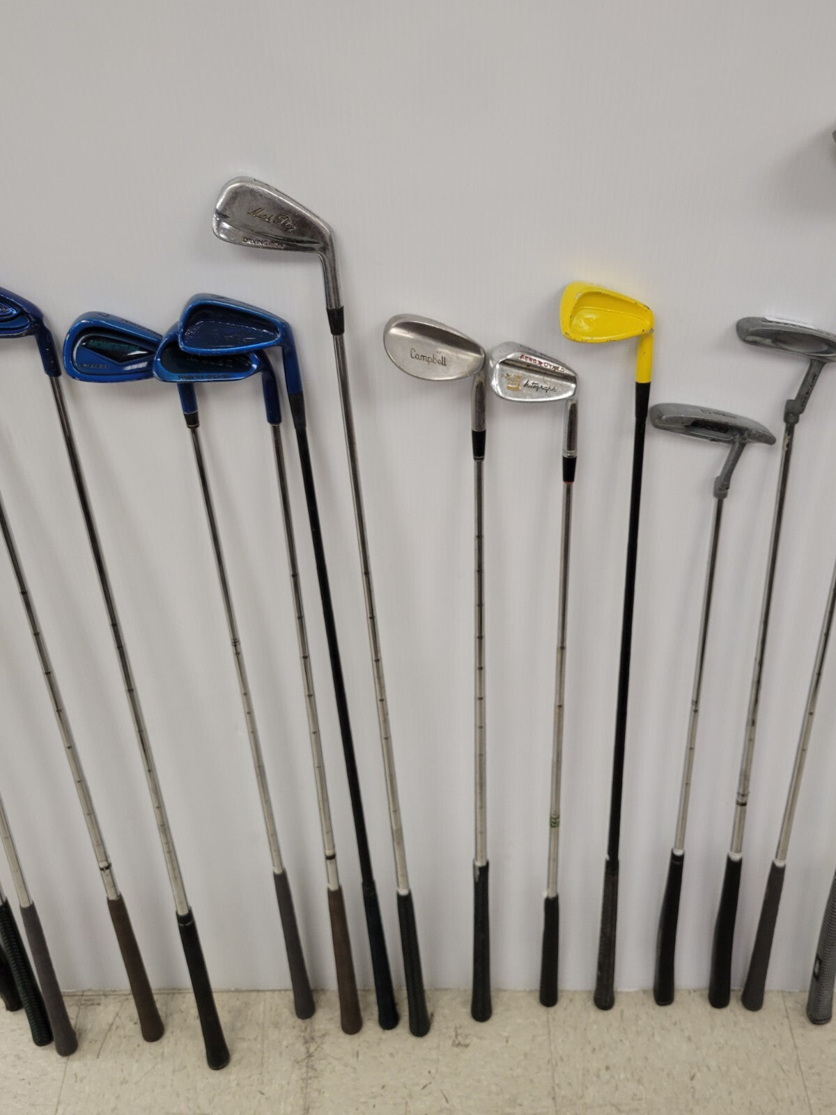 Ping Momentum Golf Set - Complete Golf Club Set for Men & Women | Perfect for Beginners & Intermediate Players | Ideal for Driving Range & Course Play
