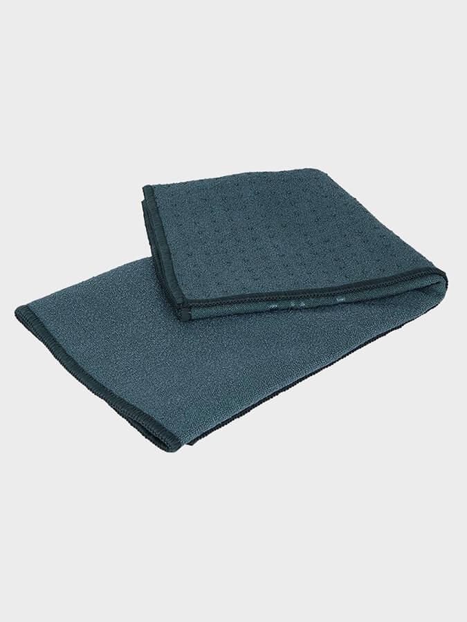 Manduka Yogitoes Yoga Hand Towels - Non-Slip, Absorbent & Eco-Friendly for Hot Yoga, Pilates & Workouts - Perfect for Grip & Sweat Control