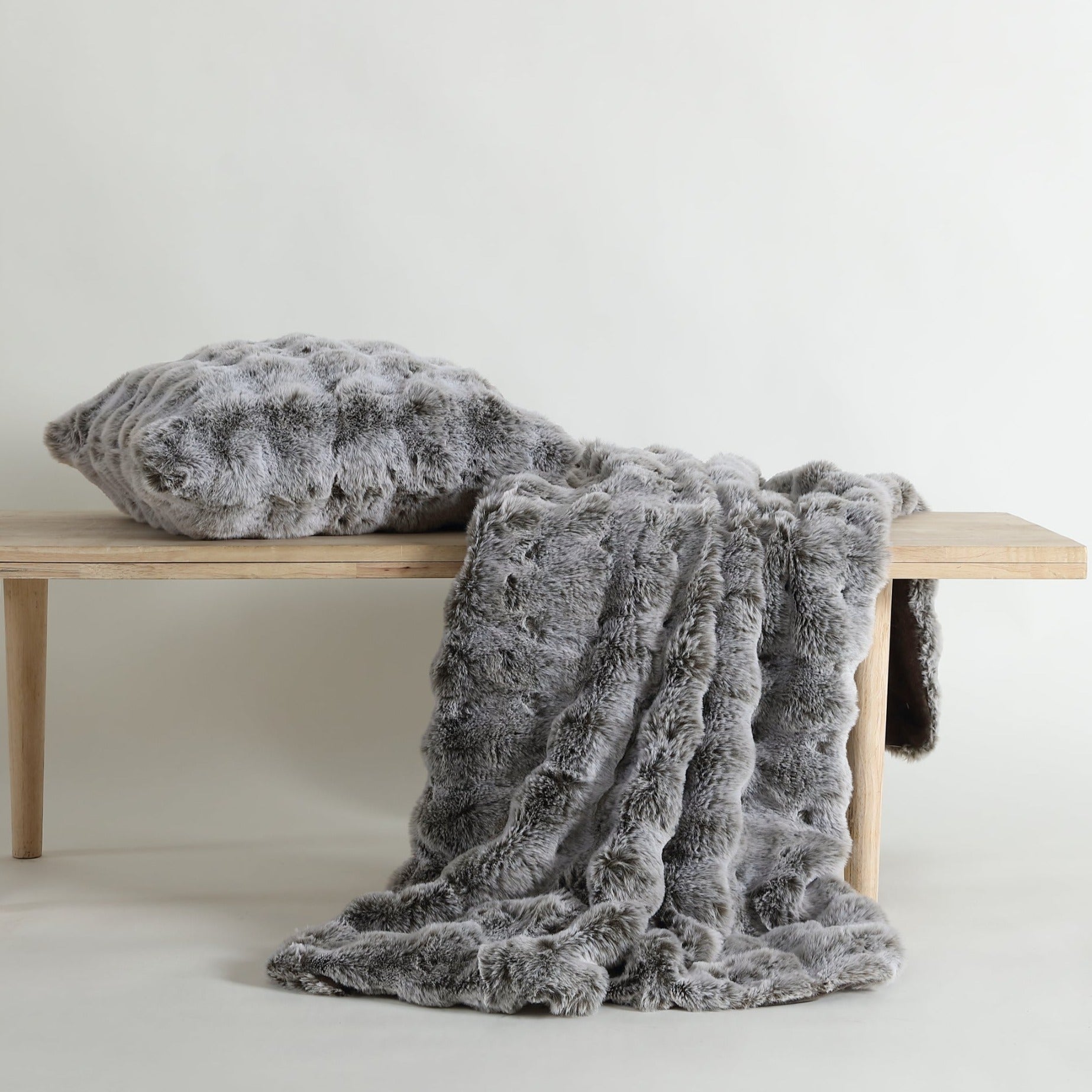 Luxury Grey Rabbit Fur Throw Blanket by Logan & Mason - Soft Plush Cozy Winter Throw for Sofa, Bed & Home Decor - Premium Platinum Collection