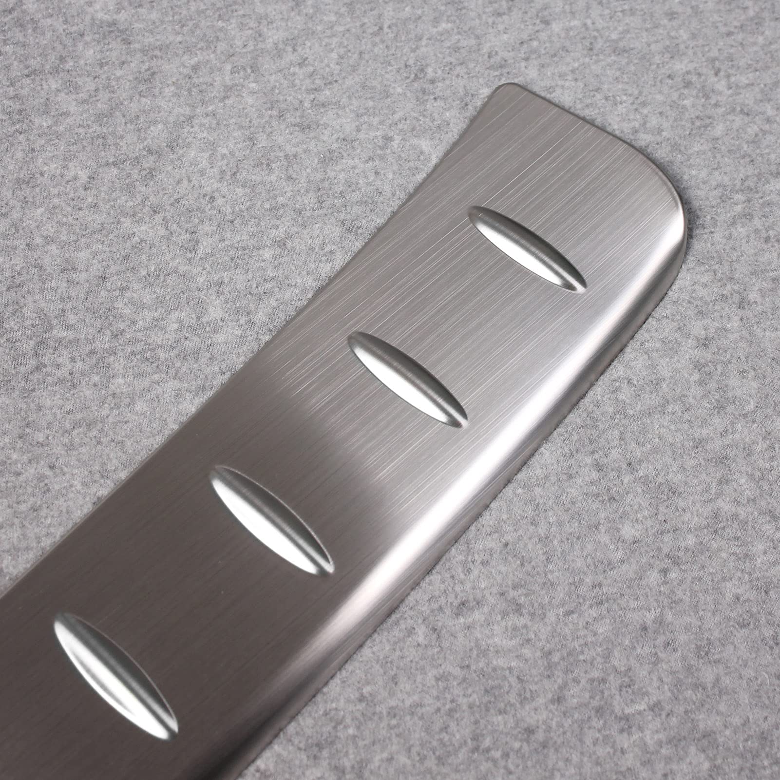Beautost Silver Rear Bumper Sill Plate Guard Cover Trim for Toyota Highlander 2020-2025 - Durable Exterior Protection & Stylish Upgrade for SUVs (Perfect for Off-Roading, Car Washes & Everyday Use)